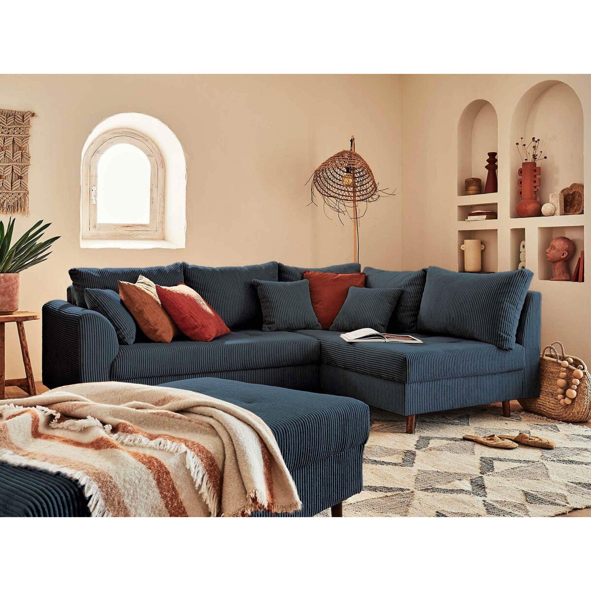 LISA DESIGN Rune - canapé d'angle droit - 4 places - avec pouf d'appoint - en velours côtelé