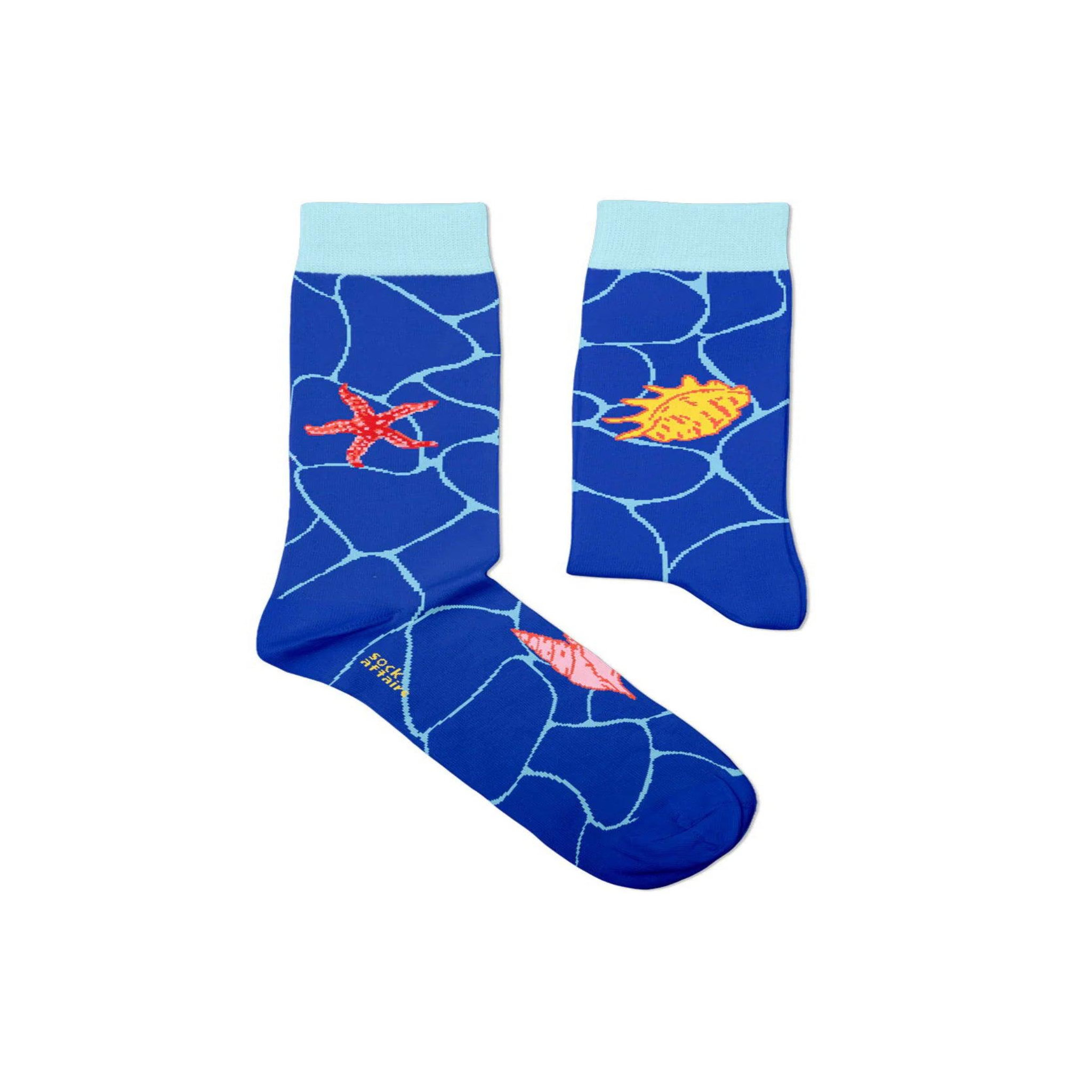 SOCK AFFAIRS Chaussettes coquillages. Coloris disponibles : Bleu