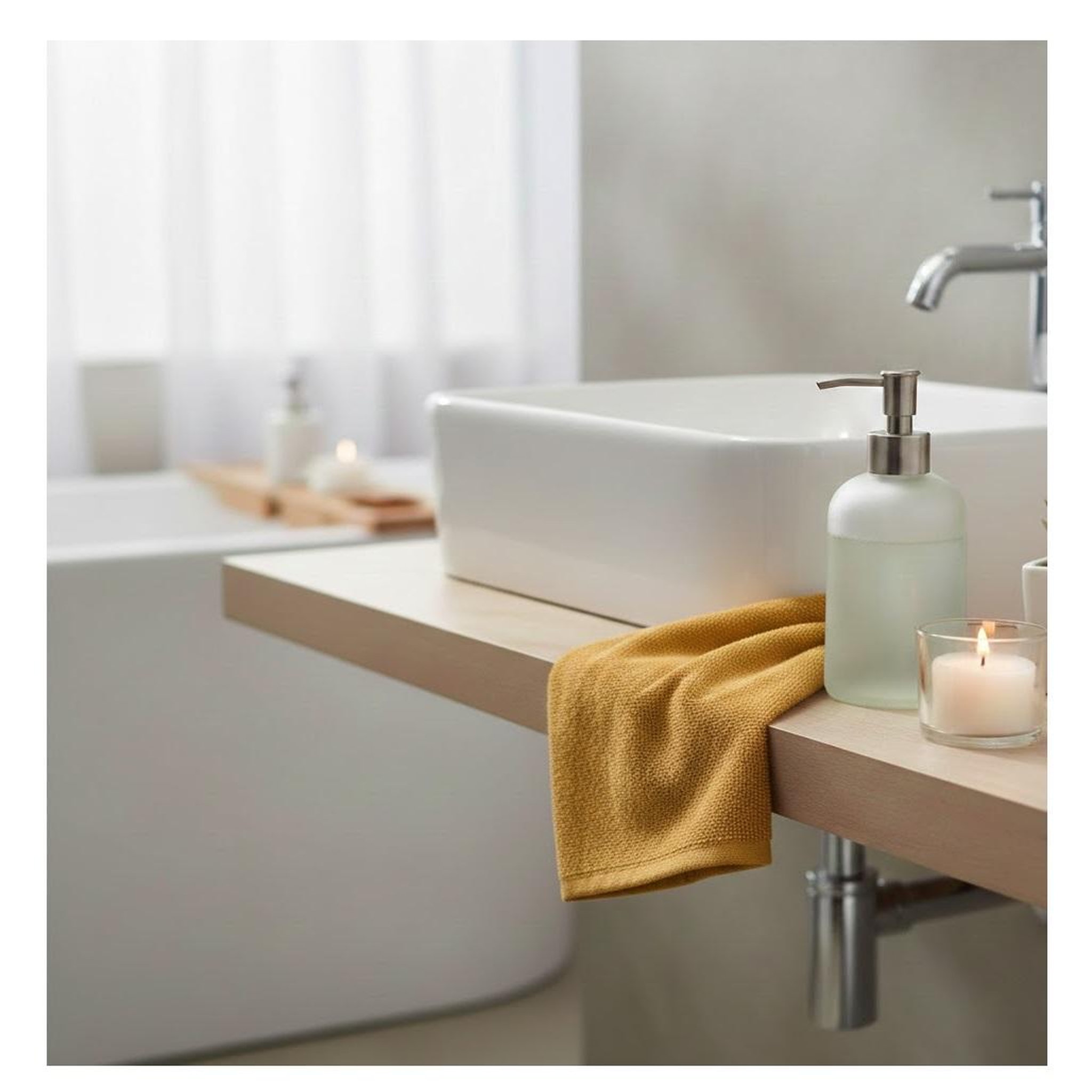Voir la diapositive 2 : Eden Serviette de toilette en coton lilas