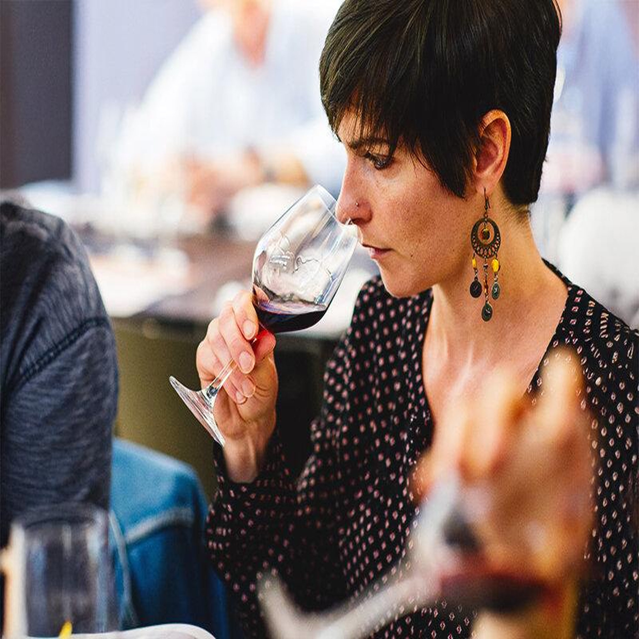 Voir la diapositive 3 : Smartbox Journée d'initiation à l'œnologie pour maîtriser les incontournables du vin avec prodégustation - coffret cadeau gastronomie