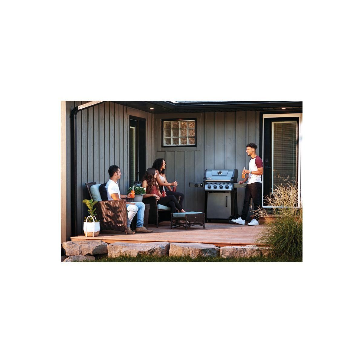 NAPOLEON Barbecue gaz Freestyle noir 4 bruleurs + 1 rechaud plat sur chariot,  60x45 cm