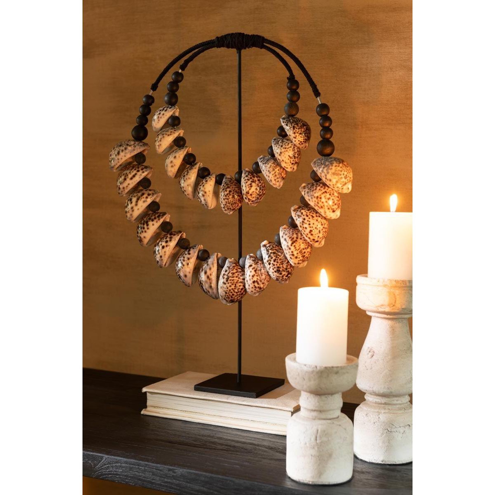Voir la diapositive 5 : J-LINE Décoration sur pied  coquillages  60cm noir