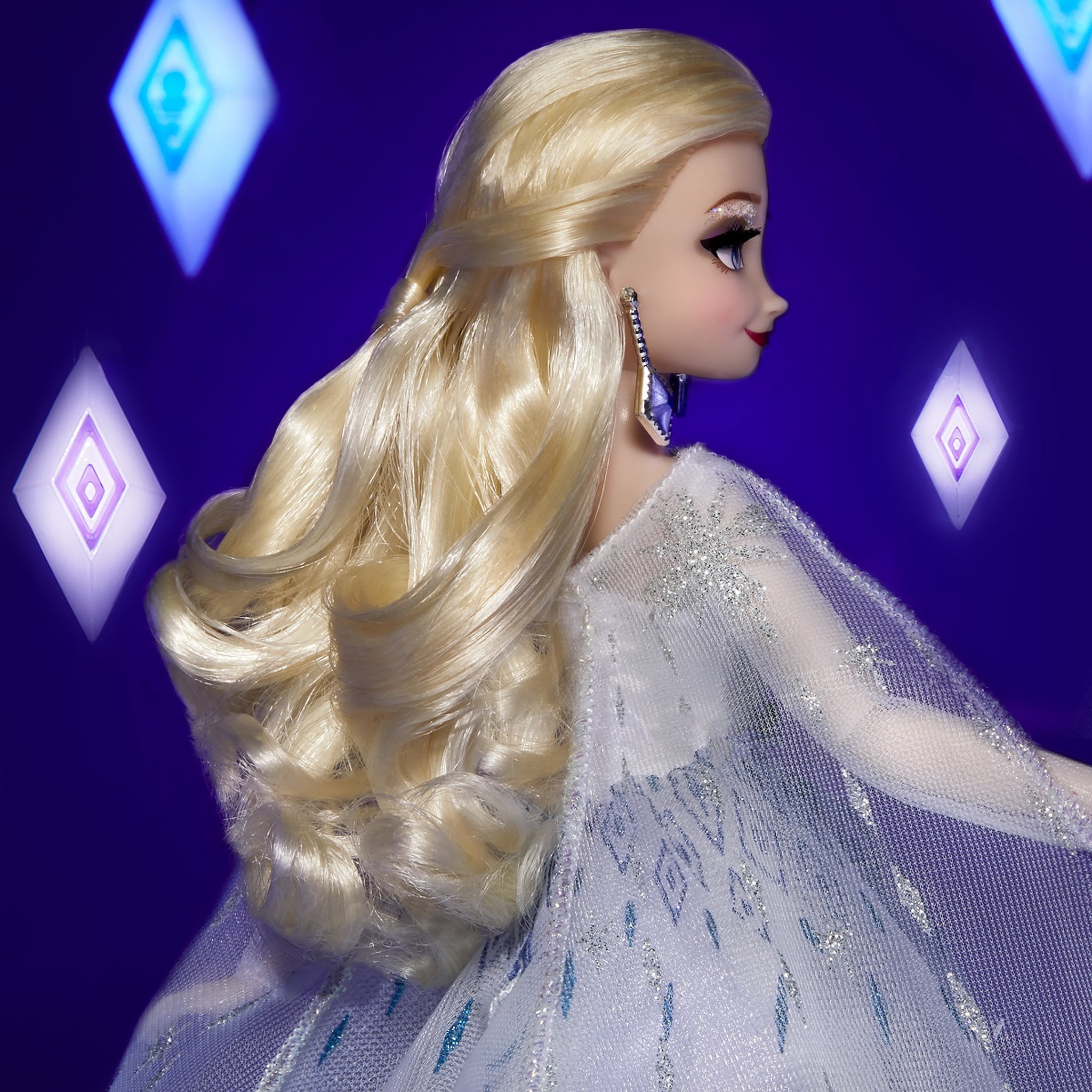 Voir la diapositive 6 : HASBRO Poupée Disney Princess Style Series Holiday Elsa