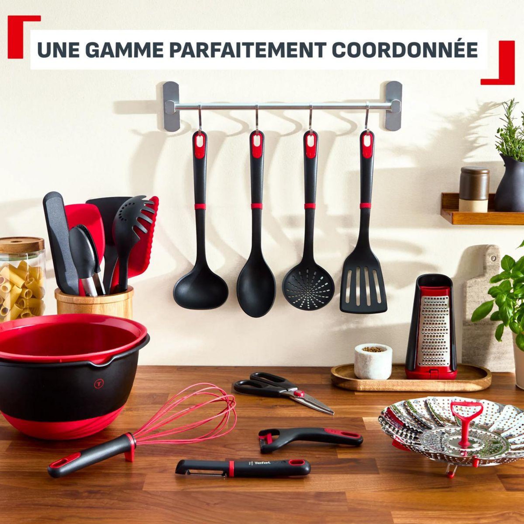 Voir la diapositive 5 : TEFAL Roulette à pizza ingenio+