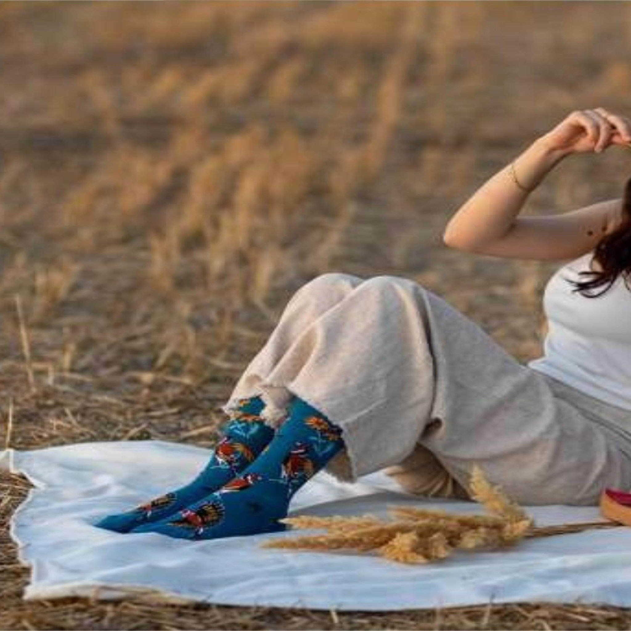 Voir la diapositive 3 : PIRIN HILL Chaussettes en bambou oiseaux & fleurs - bleu pétrole