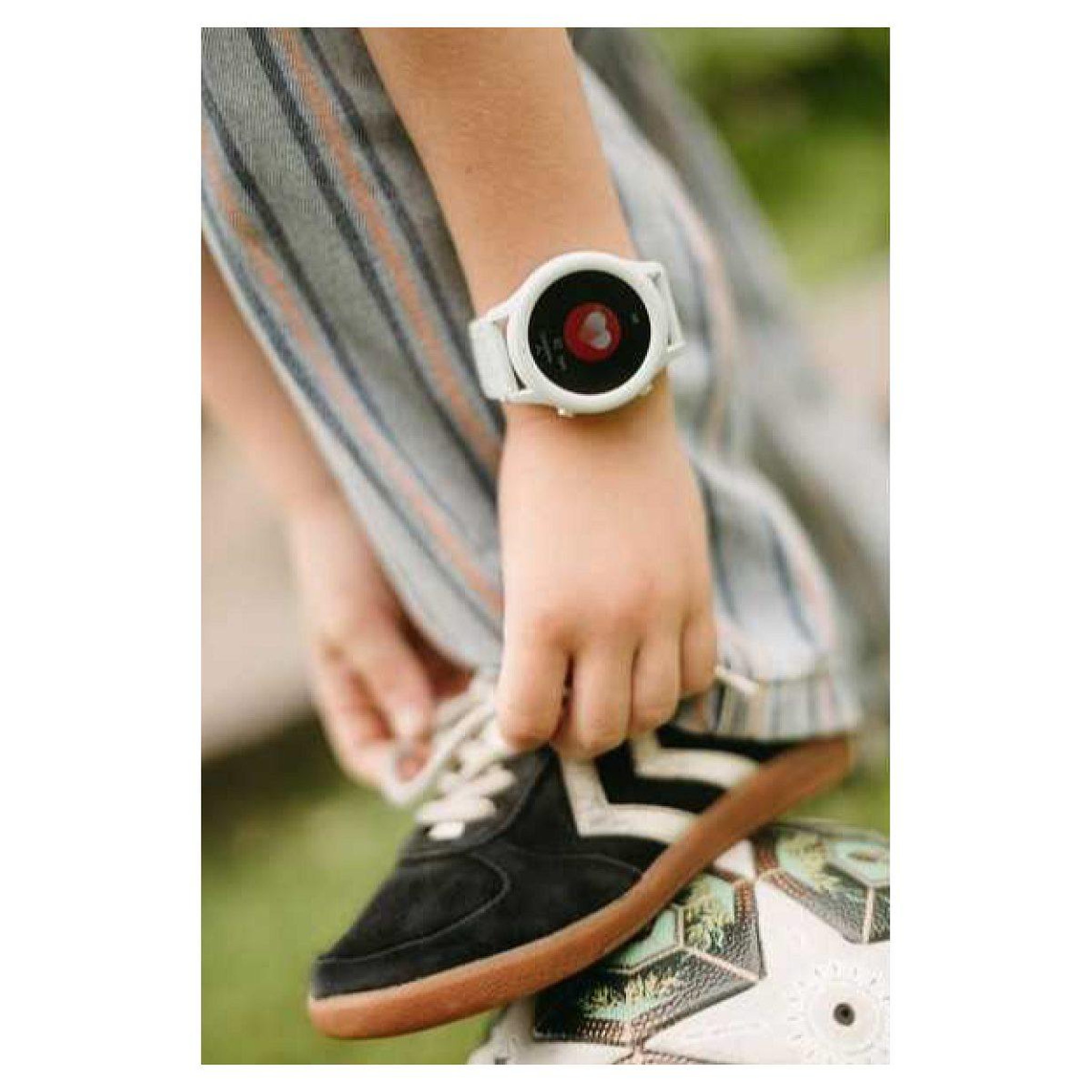 Voir la diapositive 2 : KIDYWOLF Montre connectee k-watch verte