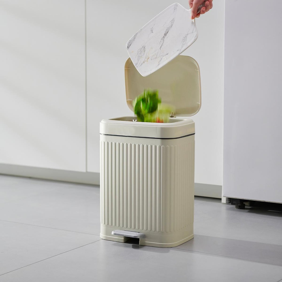 Kitchen move Poubelle à pédale 12l - bat-tg5120