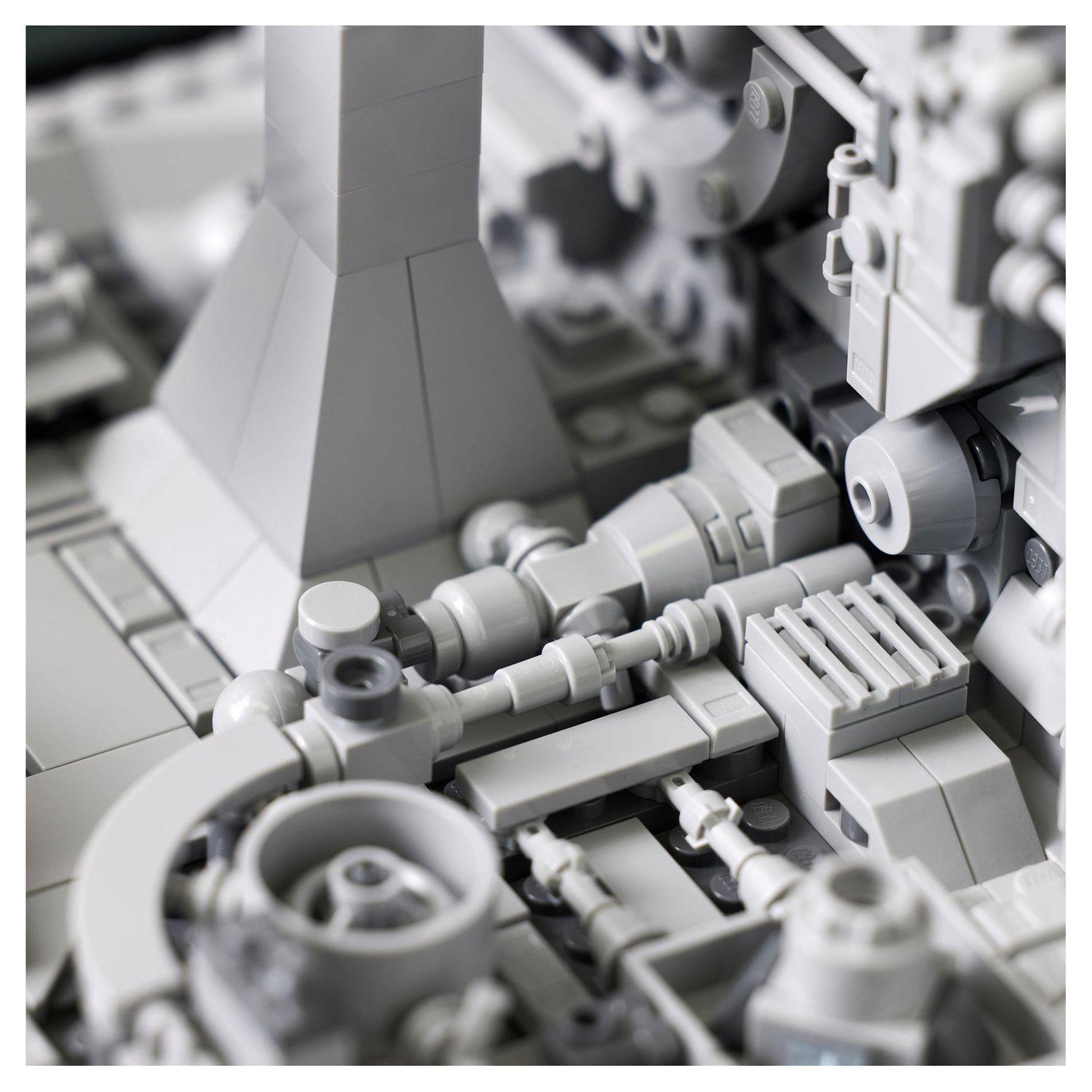 Voir la diapositive 6 : LEGO Star Wars 75329 Diorama de la Poursuite dans les Tranchées de l&rsquo;Étoile de la Mort, Jouet