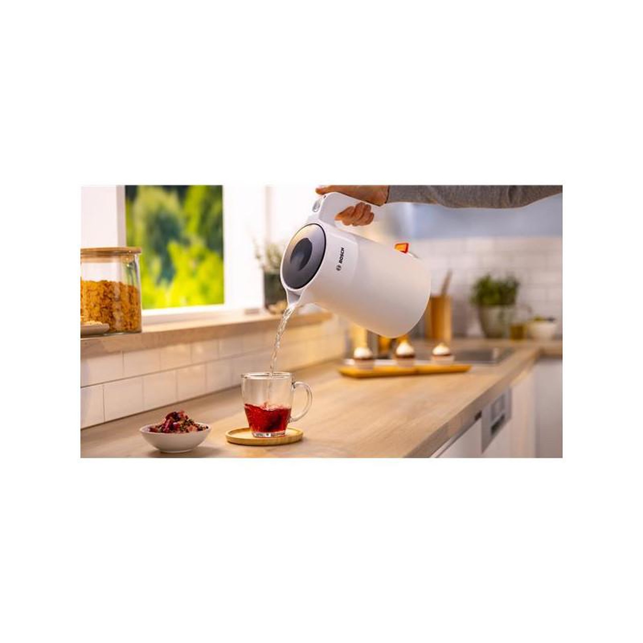 Voir la diapositive 3 : BOSCH Bouilloire électrique 1.7l 2400w blanc - twk2m161