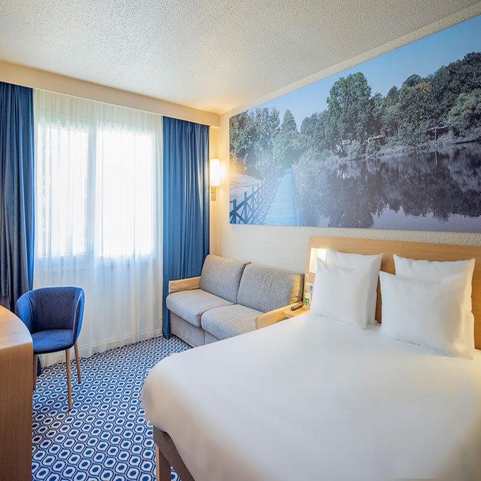 Voir la diapositive 2 : Smartbox Séjour d'exception à orléans : 2 jours en hôtel 4* avec journée d'accès au centre de balnéothérapie - coffret cadeau séjour