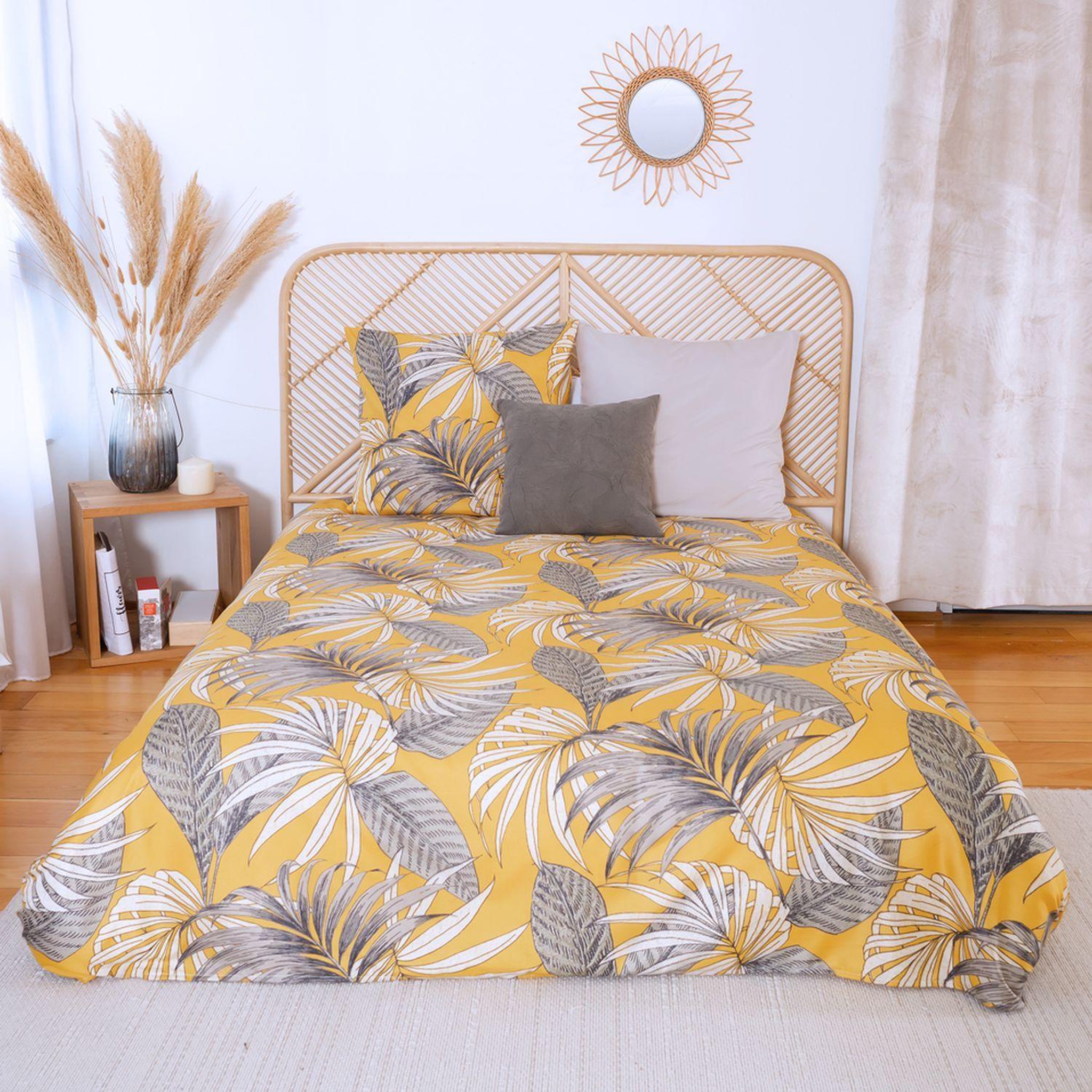 Voir la diapositive 2 : COTE DECO Parure de lit adelanto - microfibre 72 g/m² - 220 x 240 cm - jaune