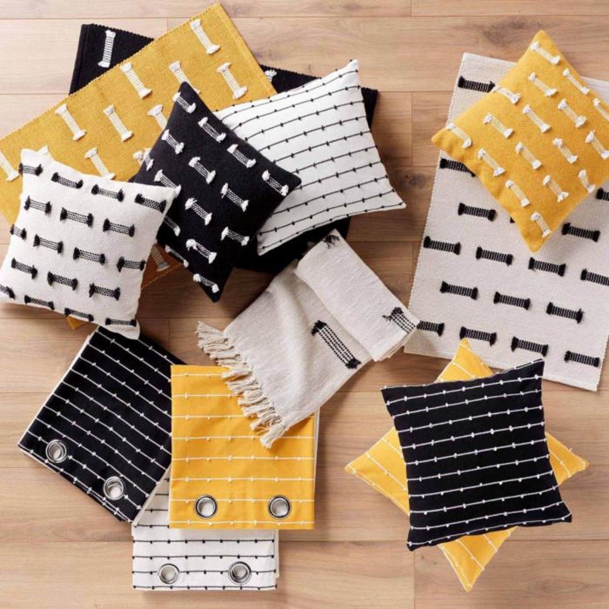 Paris Prix Coussin Déco  Linechic  45x45cm Jaune