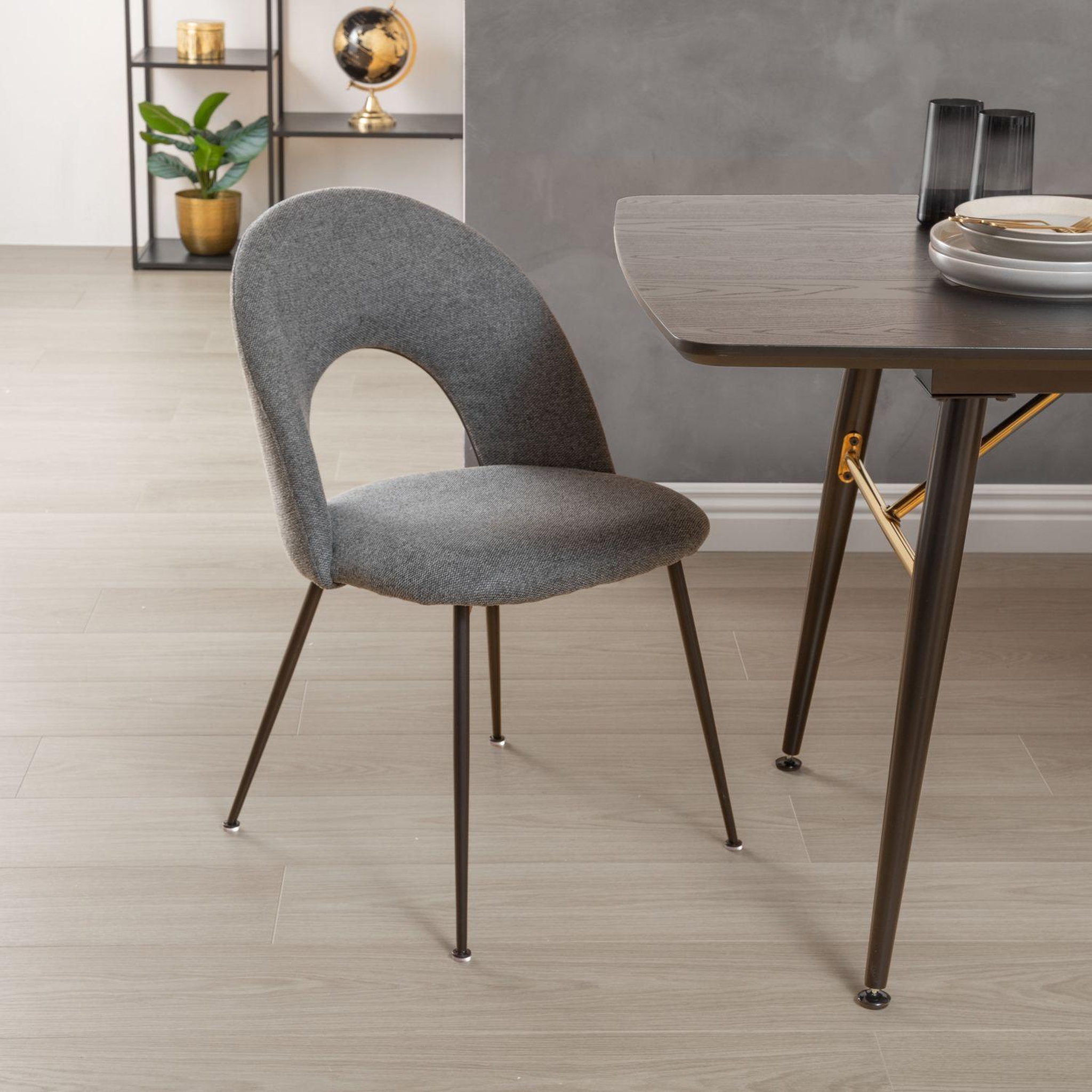 Voir la diapositive 2 : TOILINUX Lot de 4 chaises pieds métal assise tissu raven - gris