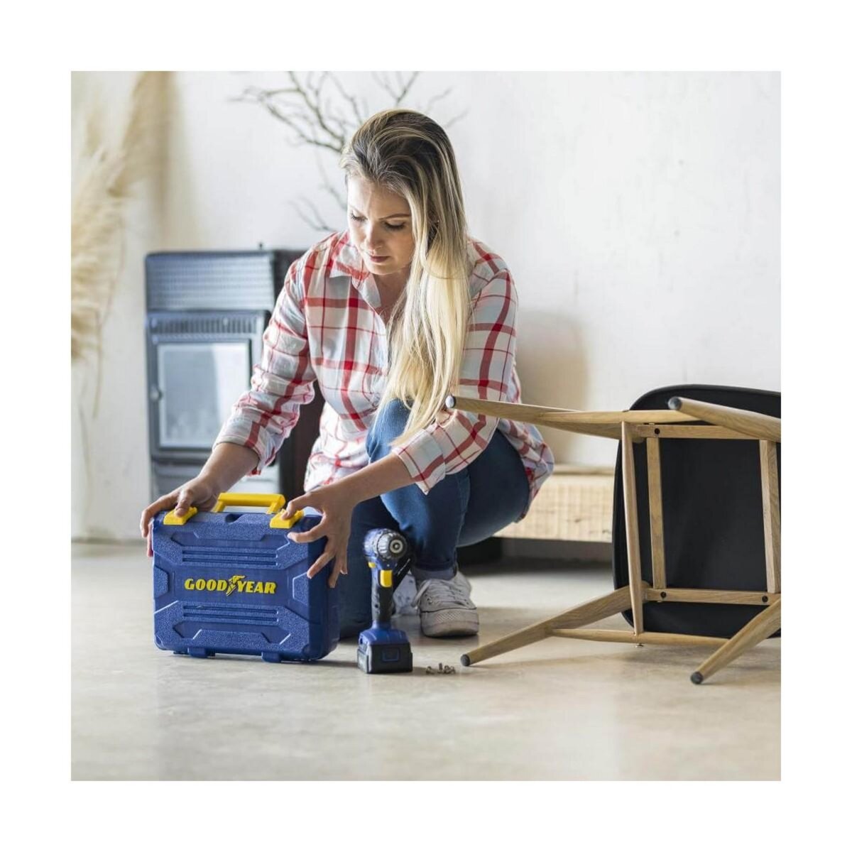 GOODYEAR Perceuse visseuse à percussion 20V Brushless Batterie lithium 2,0Ah + 11 Accessoires Malette GOODYEAR