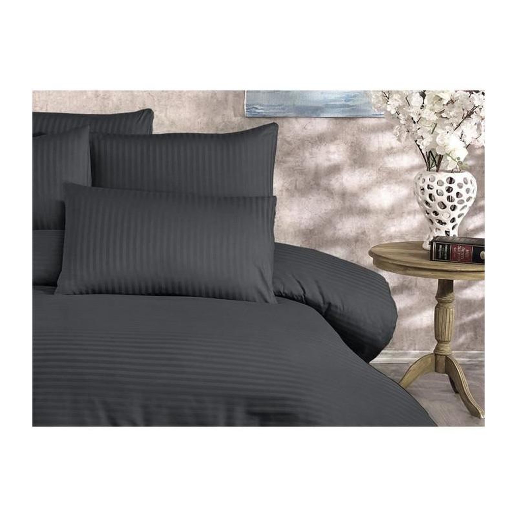 Voir la diapositive 4 : GENERIQUE Parure de lit - 1 housse de couette 220x240 cm + 2 taies d'oreiller 60x60 cm - 70% polyester, 30% coton - Anthracite