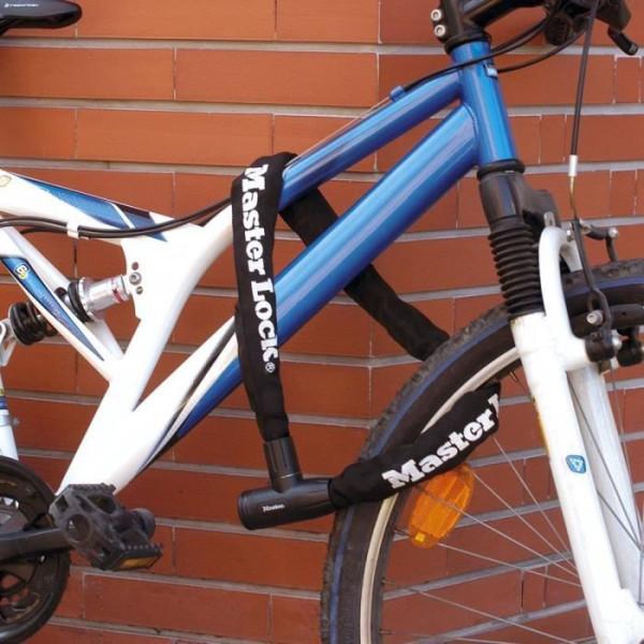 Voir la diapositive 4 : Master lock Chaîne Antivol Vélo - MASTER LOCK - 90 cm de longueur - Acier cémenté résistant a la coupe et au sciage