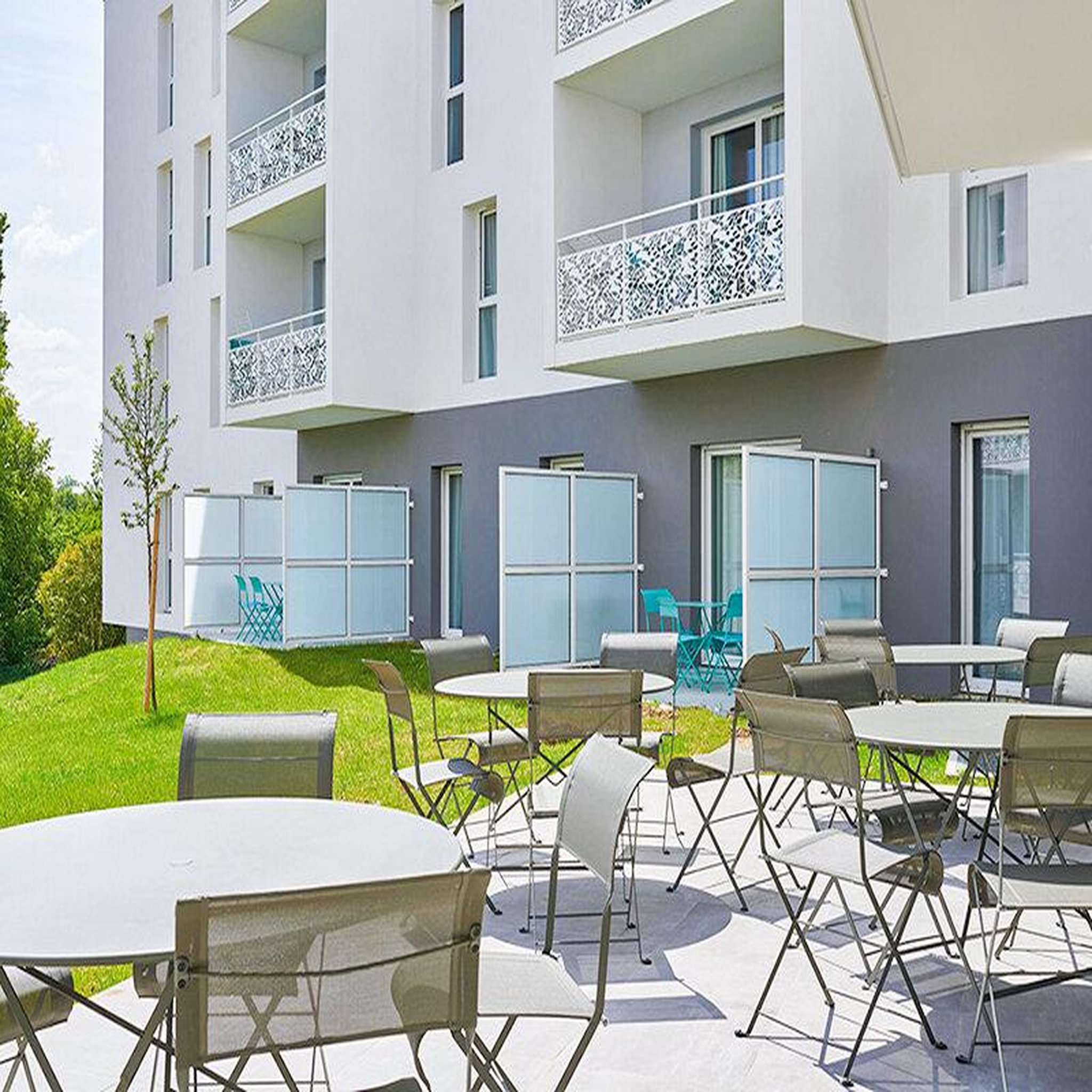 Voir la diapositive 2 : Smartbox 2 jours de détente en résidence de vacances 4* à jonzac - coffret cadeau séjour