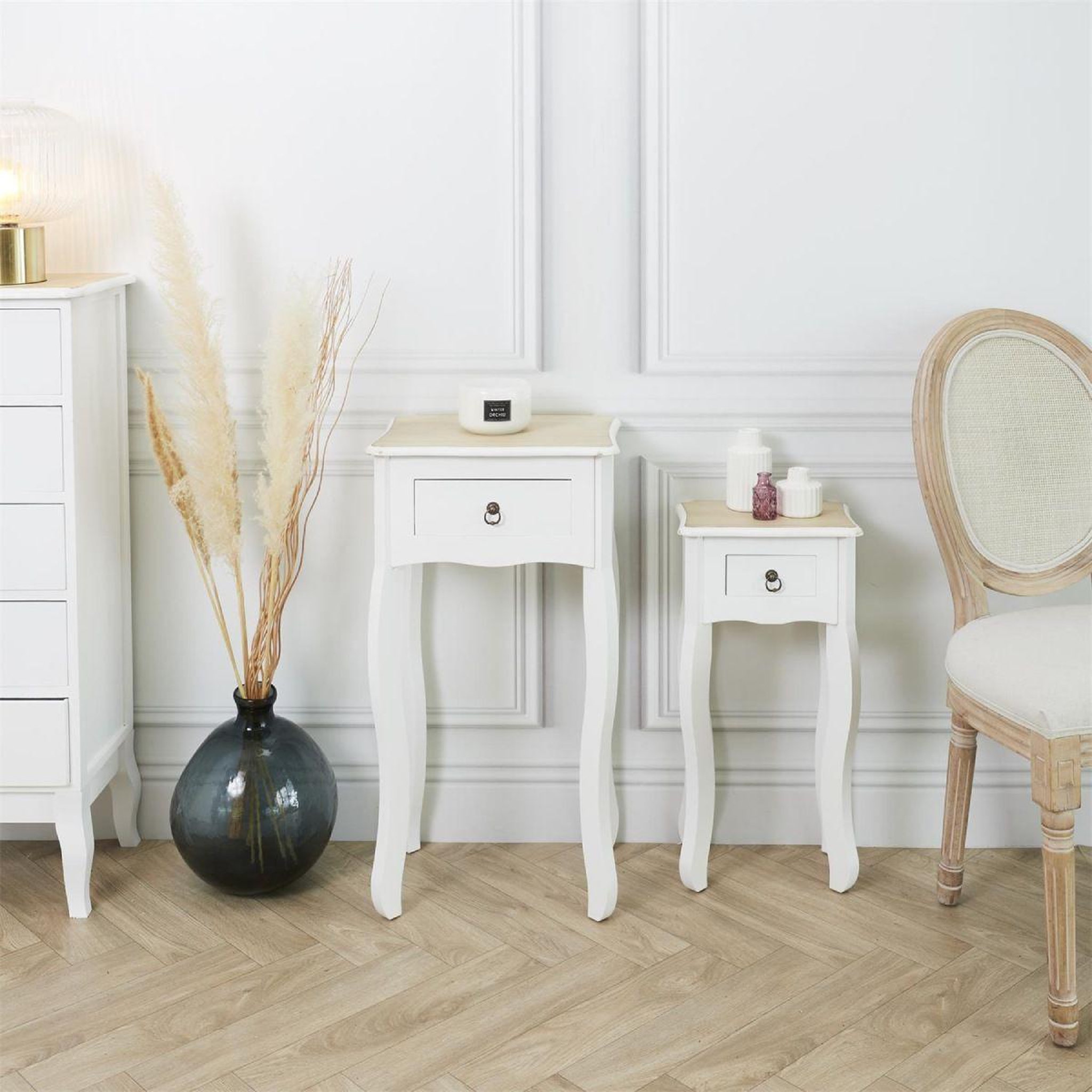 Voir la diapositive 5 : The Home Deco Factory Lot de 2 sellettes  victoria  75cm blanc