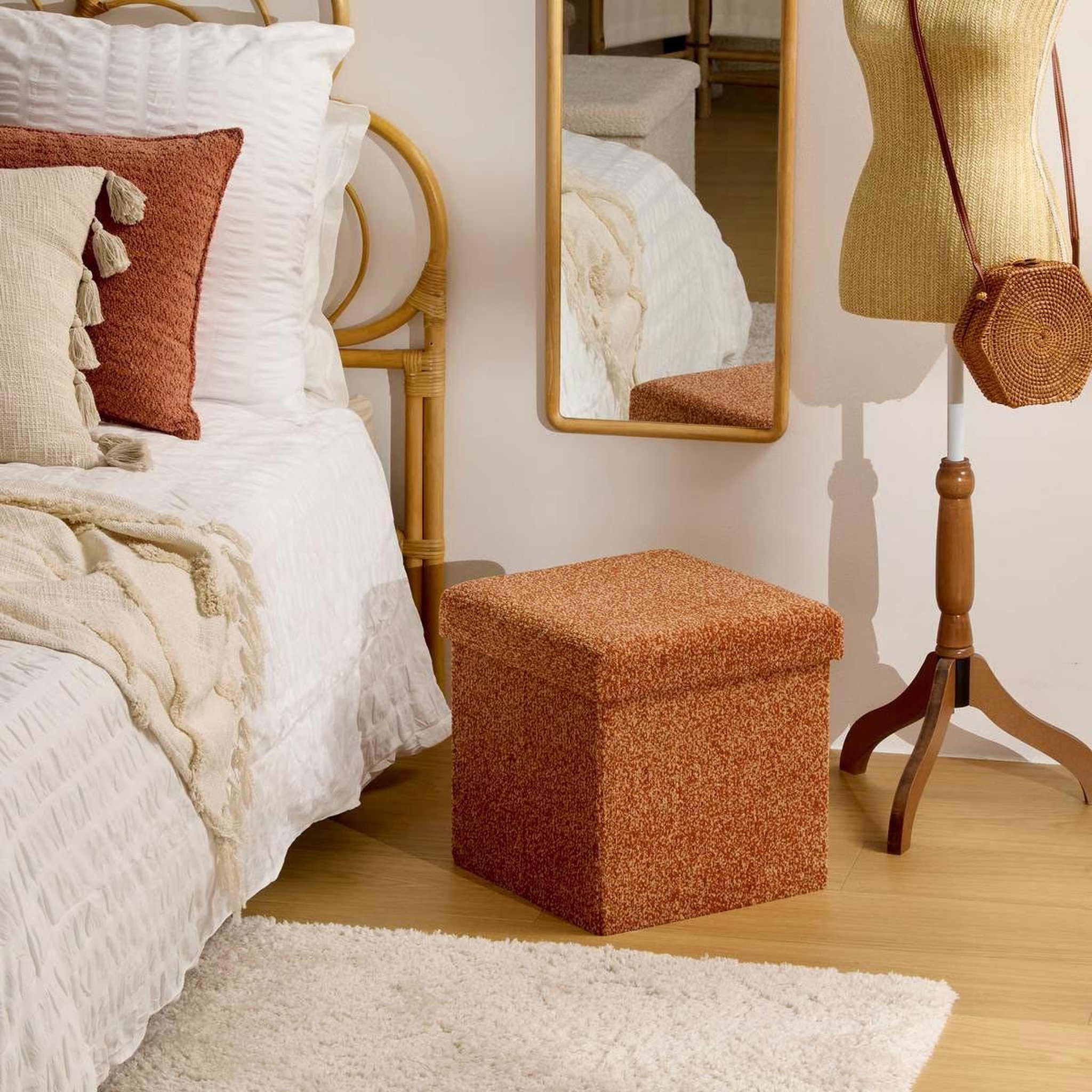 Voir la diapositive 3 : ATMOSPHERA Pouf coffre pliable  oxia  38cm ambre