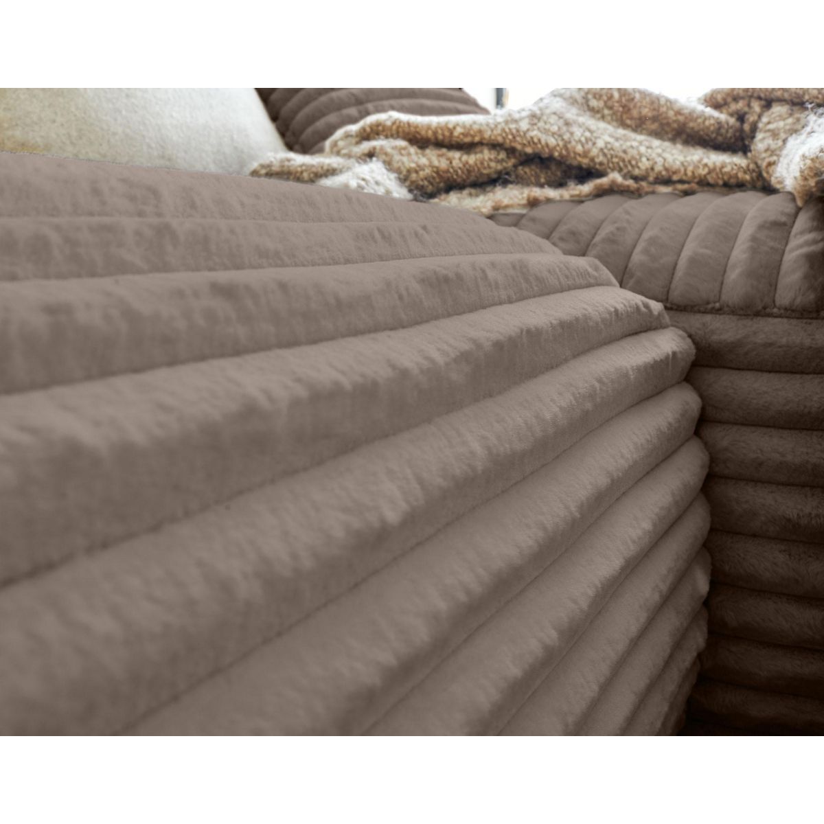 LISA DESIGN Laponie - canapé d'angle droit - 4 places - en fausse fourrure côtelée