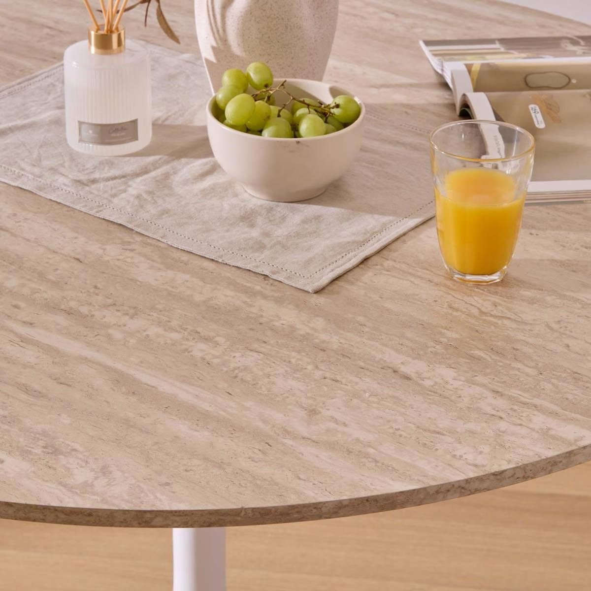 ATMOSPHERA Table à Manger Effet Travertin  Elias  102cm Naturel