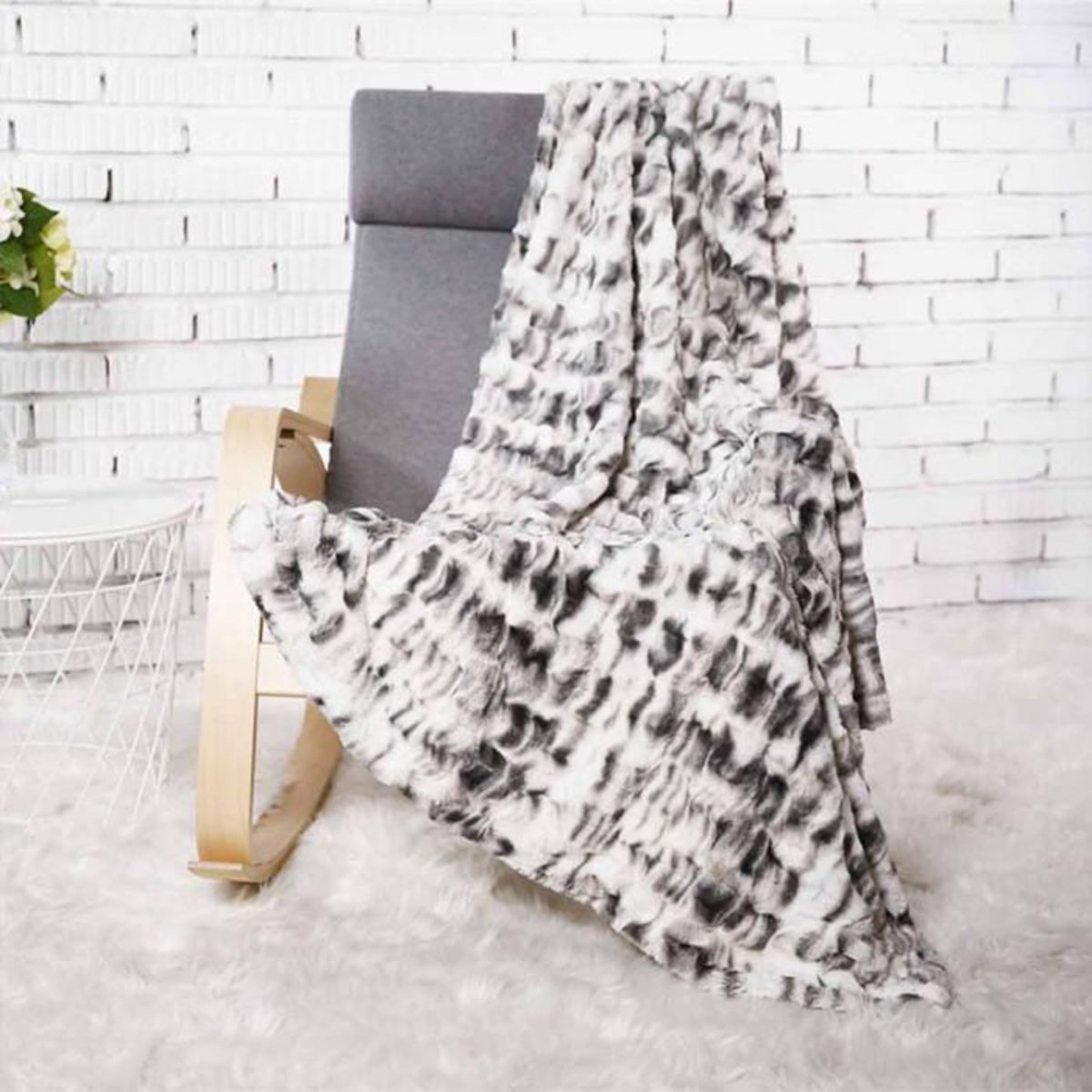 Paris Prix Plaid Imitation Fourrure  Opulence  140x200cm Blanc & Gris