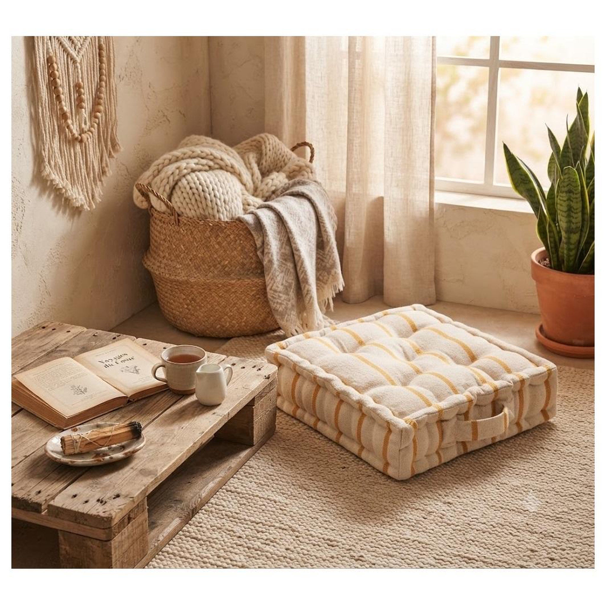 Voir la diapositive 2 : Eden Coussin de sol st tropez design et moderne
