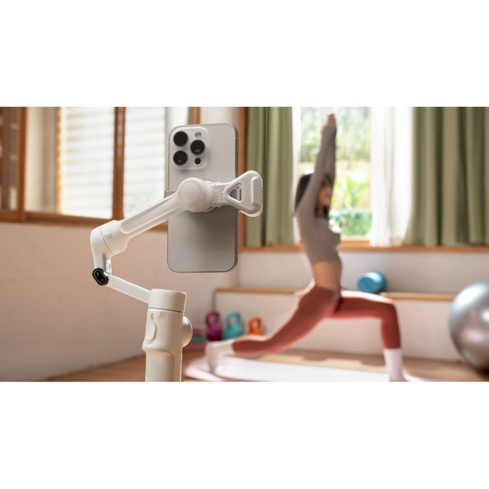 Voir la diapositive 3 : INSTA360 Stabilisateur flow 2 ai tracker bundle summit white