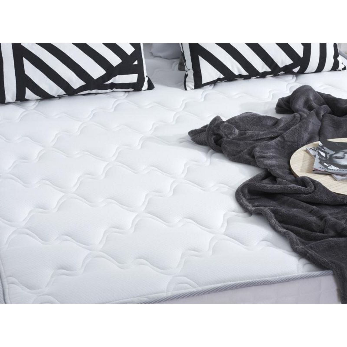 Matelas mousse accueil mémoire de forme 140x190 cm LAVANDOU