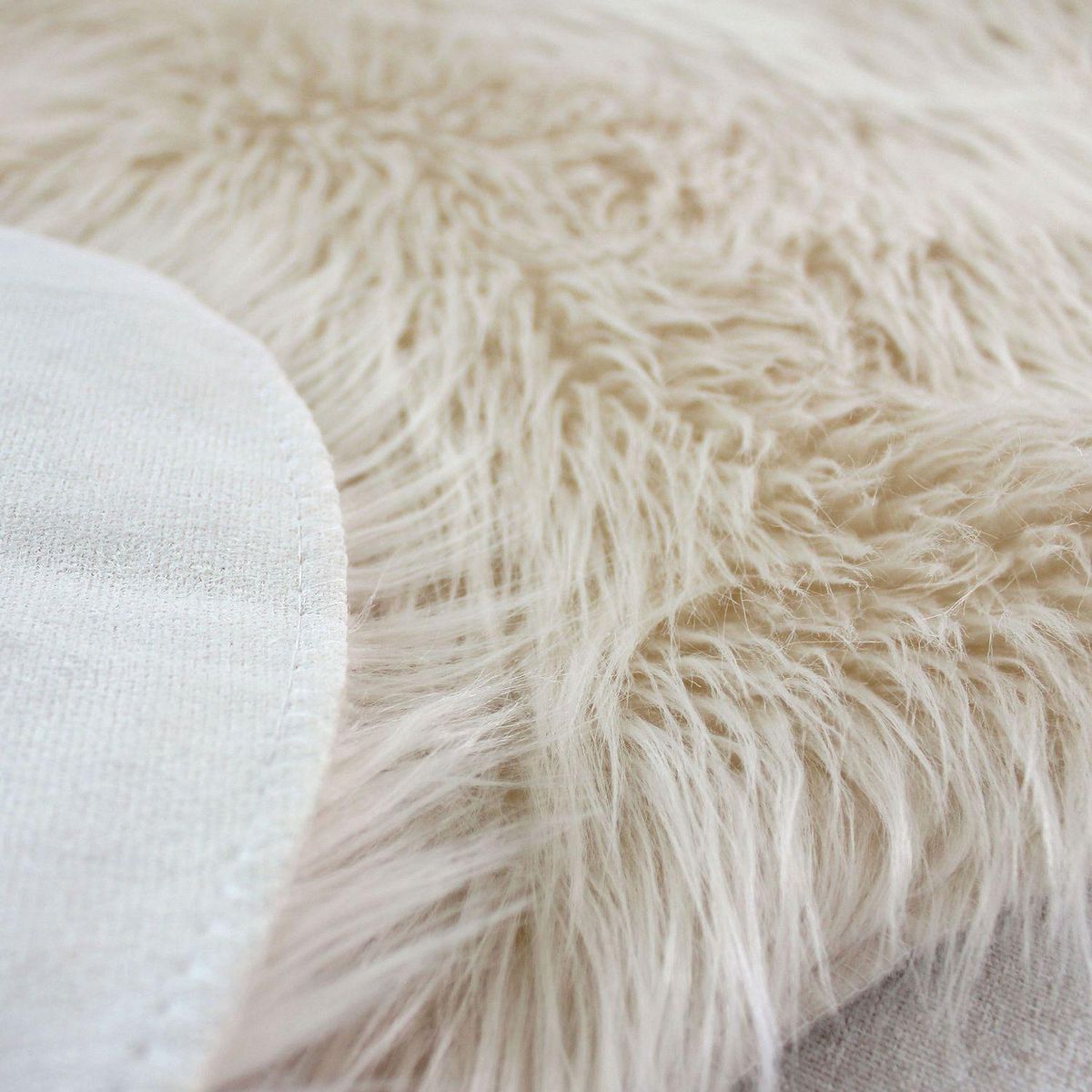 TOILINUX Jeté duveteux EBENE - 90 x 120 cm - Ecru