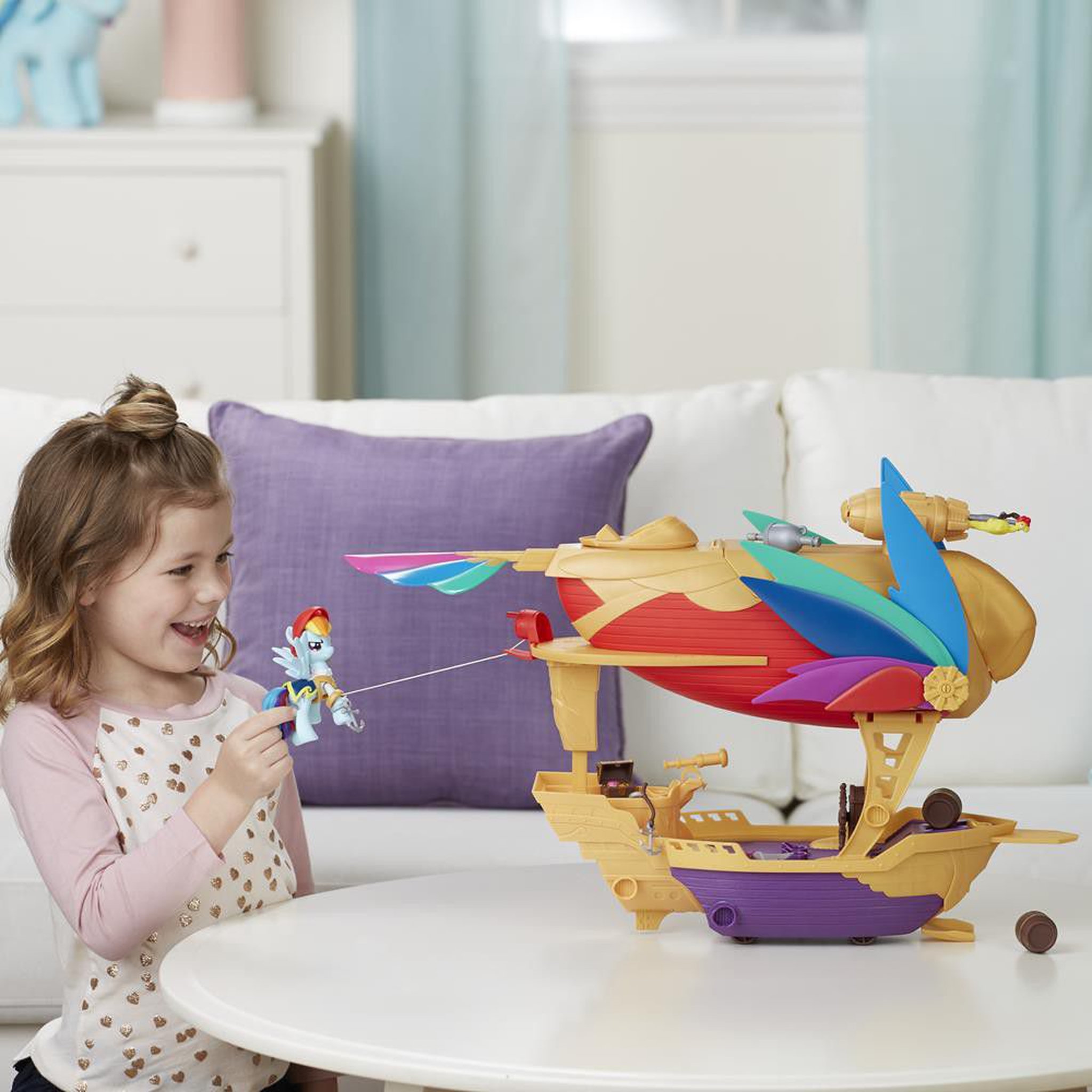 Voir la diapositive 2 : HASBRO Bateau pirate volant My Little Pony