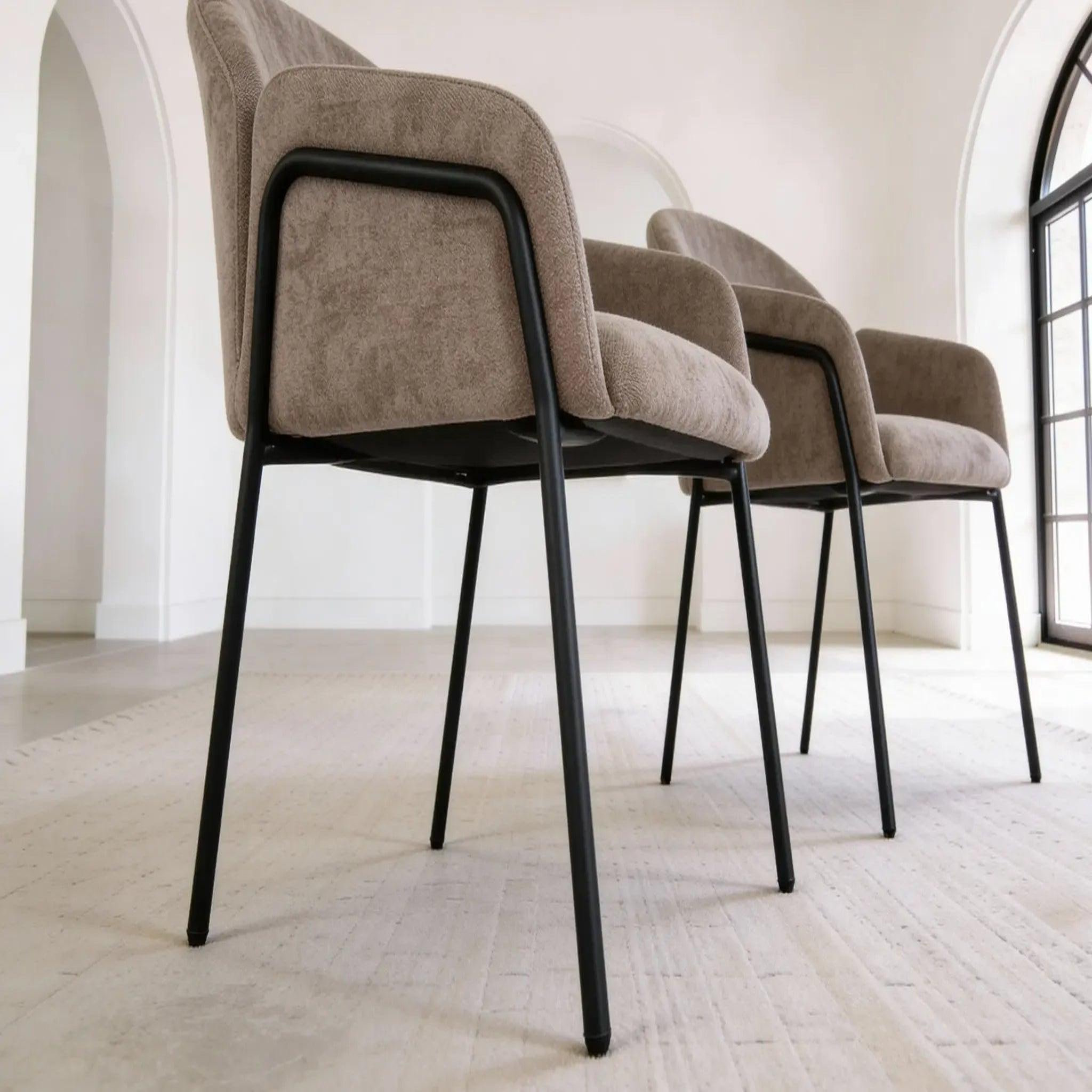 Voir la diapositive 4 : CASANOVA PARIS Naya - lot de 2 chaises tissu