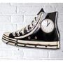 Voir la diapositive 2 : Paris Prix Patère Murale & Horloge Design  Baskets  50cm Noir