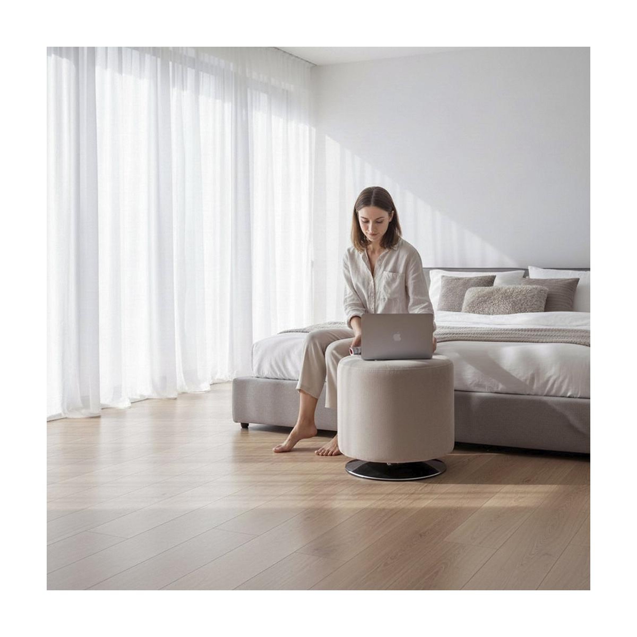 Voir la diapositive 3 : Paris Prix Pouf capitonné rond  beto  44cm gris