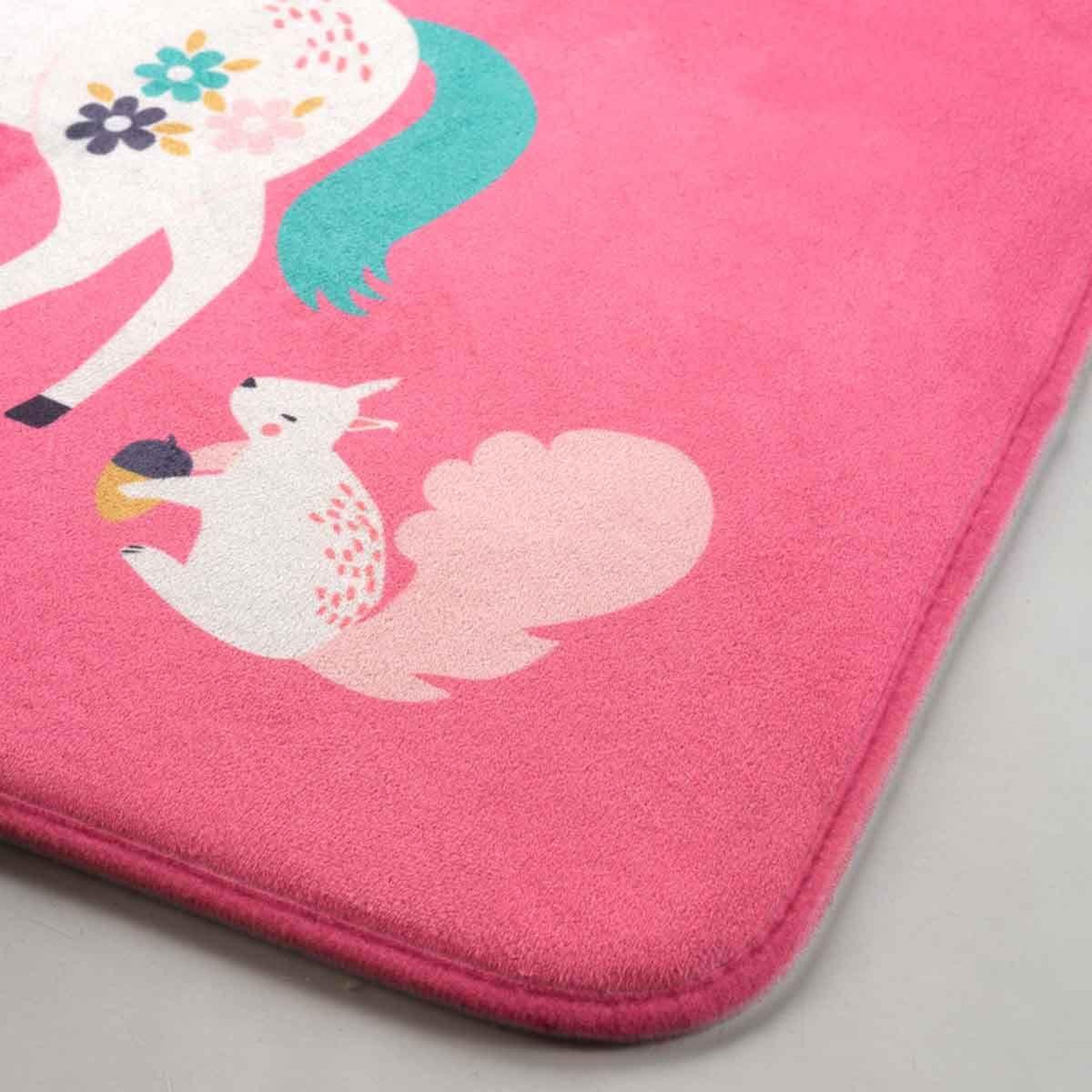 Voir la diapositive 2 : Douceur d'Intérieur Tapis enfant  princesse licorne  45x75cm rose