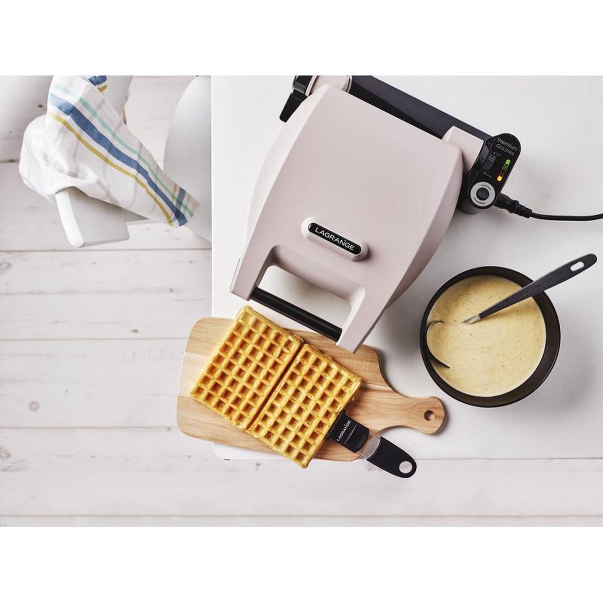 Voir la diapositive 6 : LAGRANGE Gaufrier 1200w champagne - 019133