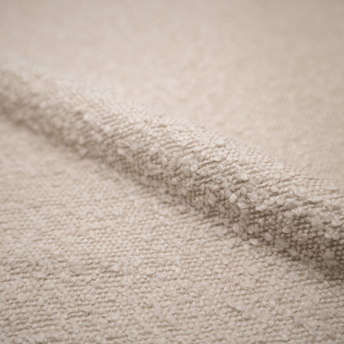 Rendez vous déco Lot de 2 chaises en tissu bouclé beige et pieds en métal noir - Iris