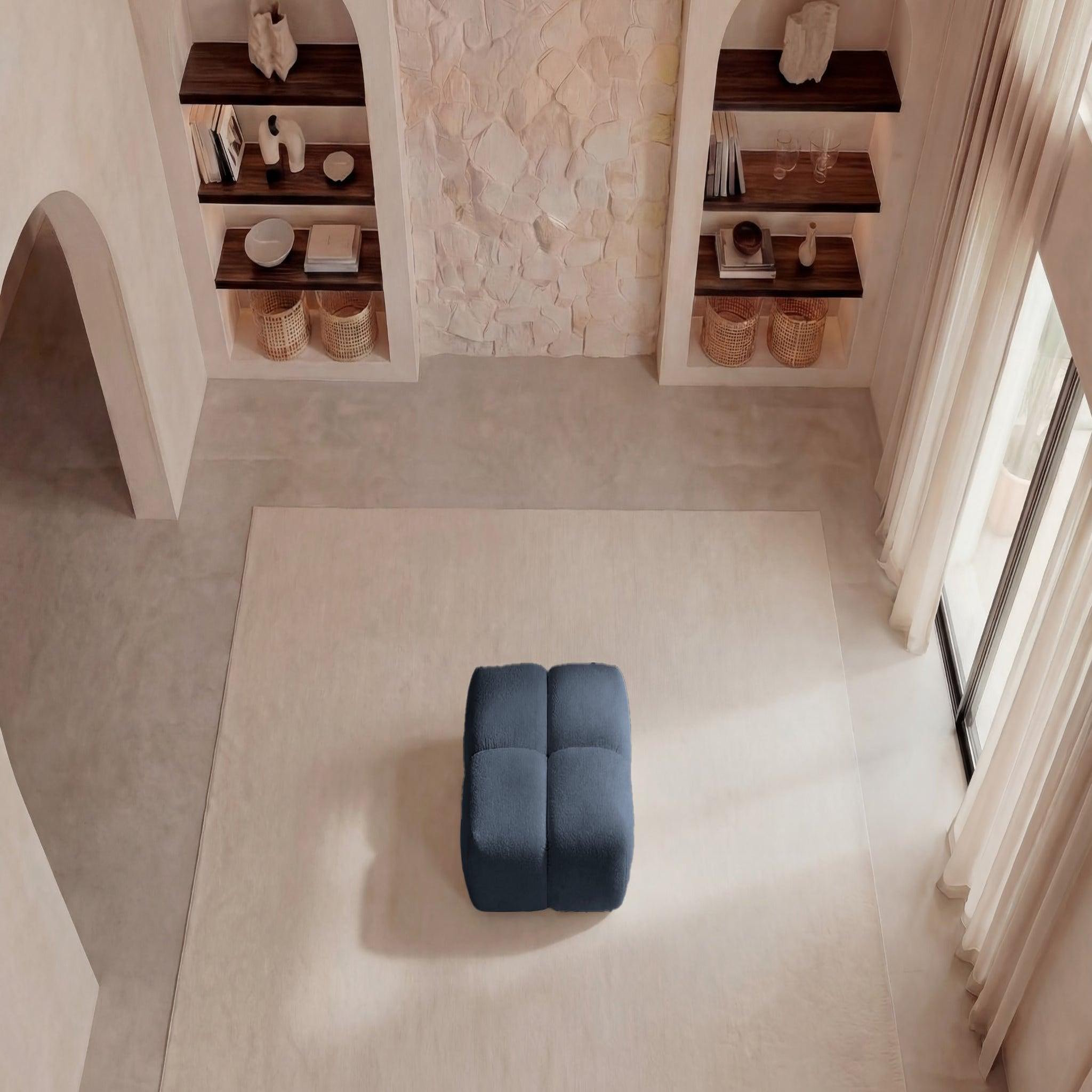 Voir la diapositive 5 : CASANOVA PARIS Maria - pouf en tissu lisse