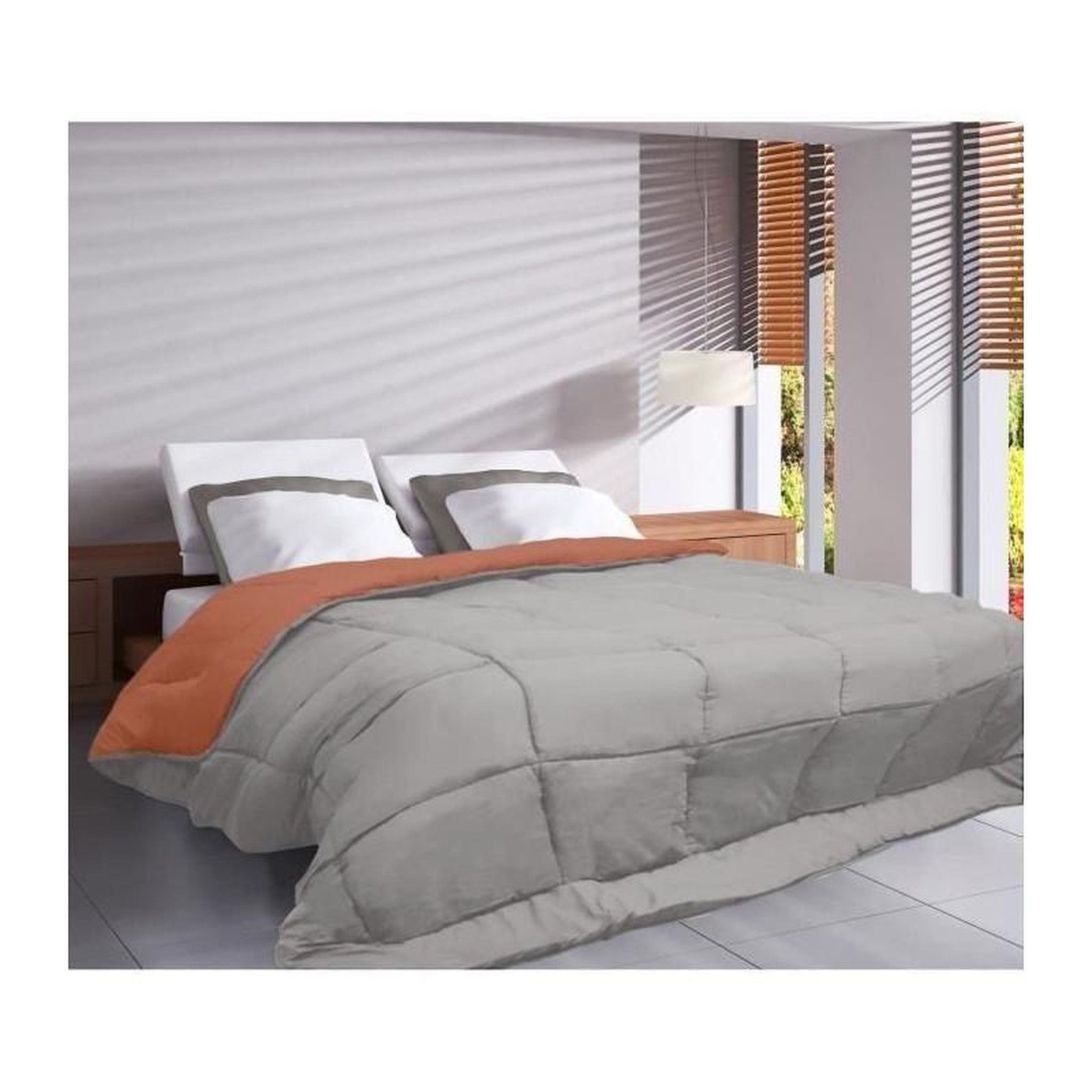 Voir la diapositive 2 : POYET MOTTE POYET MOTTE Couette Microfibre 400g/m2 CALGARY - 240 x 260 cm - Gris galet et Marron gimgembre