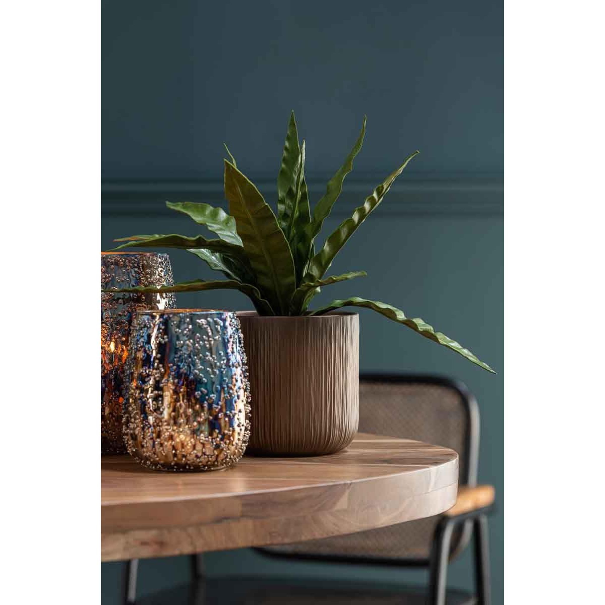 Voir la diapositive 4 : J-LINE Photophore Design en Verre  Lise  21cm Marron