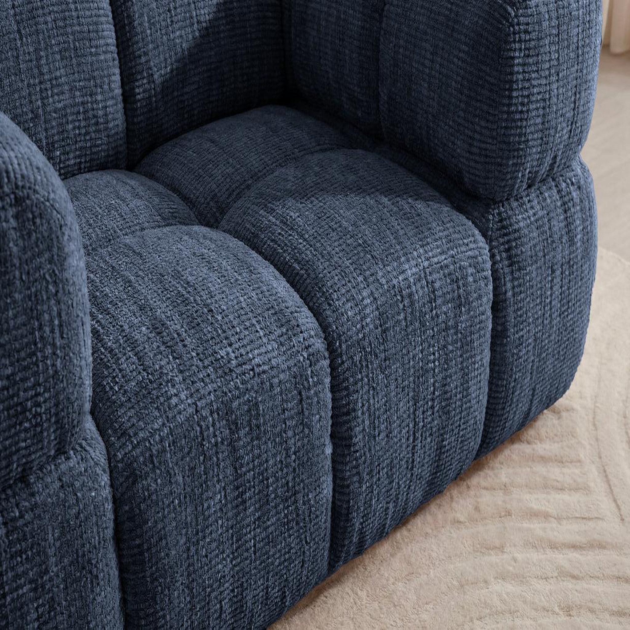 Voir la diapositive 4 : CASANOVA PARIS GUSTAVE - Fauteuil tissu chenille