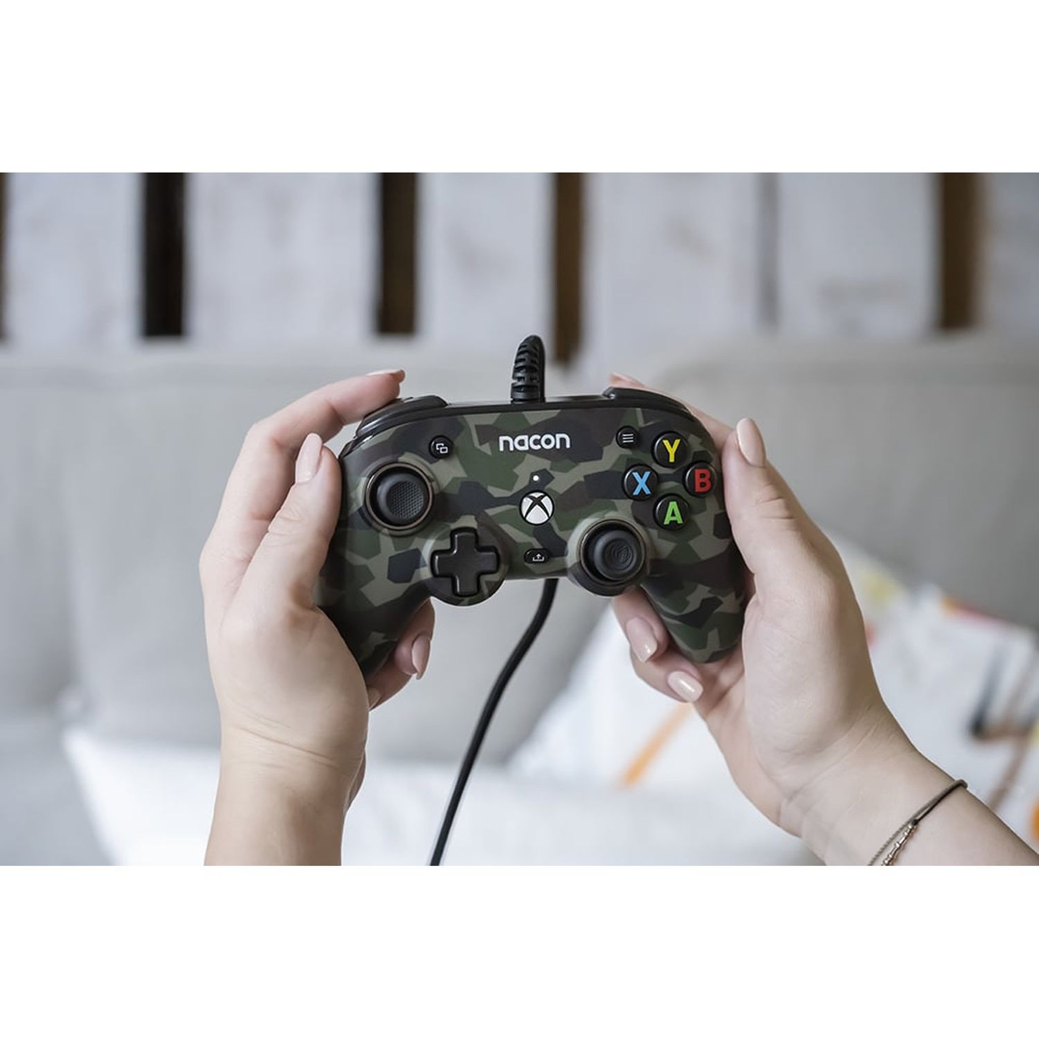 Voir la diapositive 3 : Manette Filaire Personnalisable Camo Forest Xbox Series