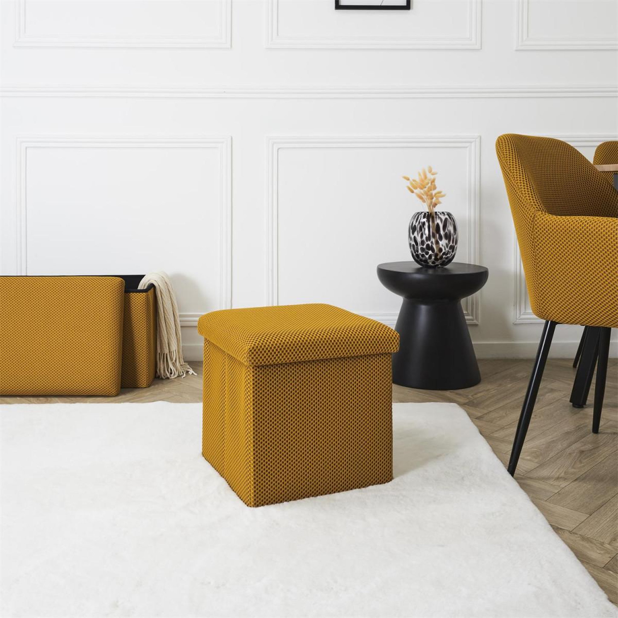 Voir la diapositive 5 : The Home Deco Factory Pouf coffre pliable  atome  38cm jaune