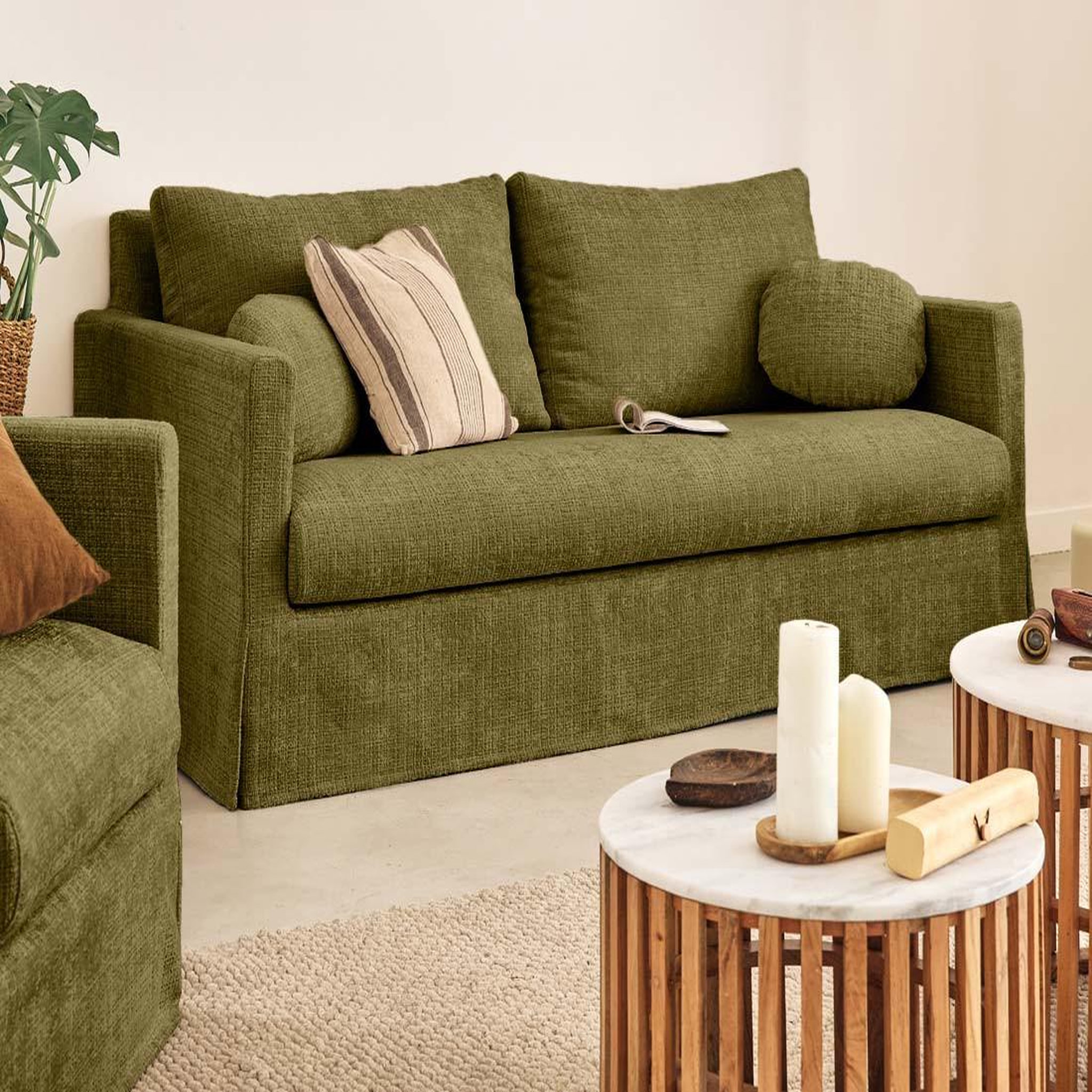 Voir la diapositive 2 : LISA DESIGN Serena - canapé droit déhoussable 3 places en velours texturé