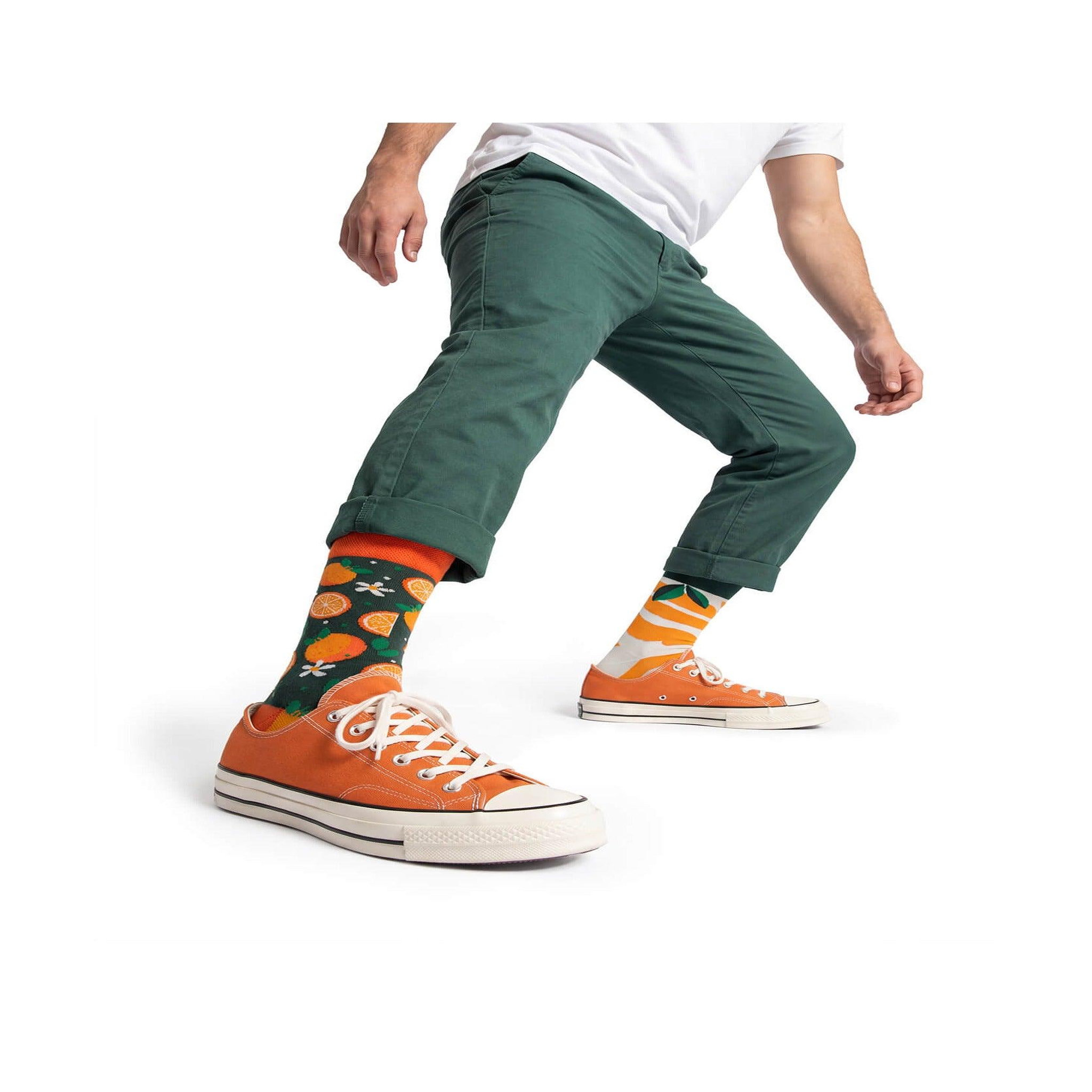 Voir la diapositive 2 : MANY MORNINGS Chaussettes les oranges