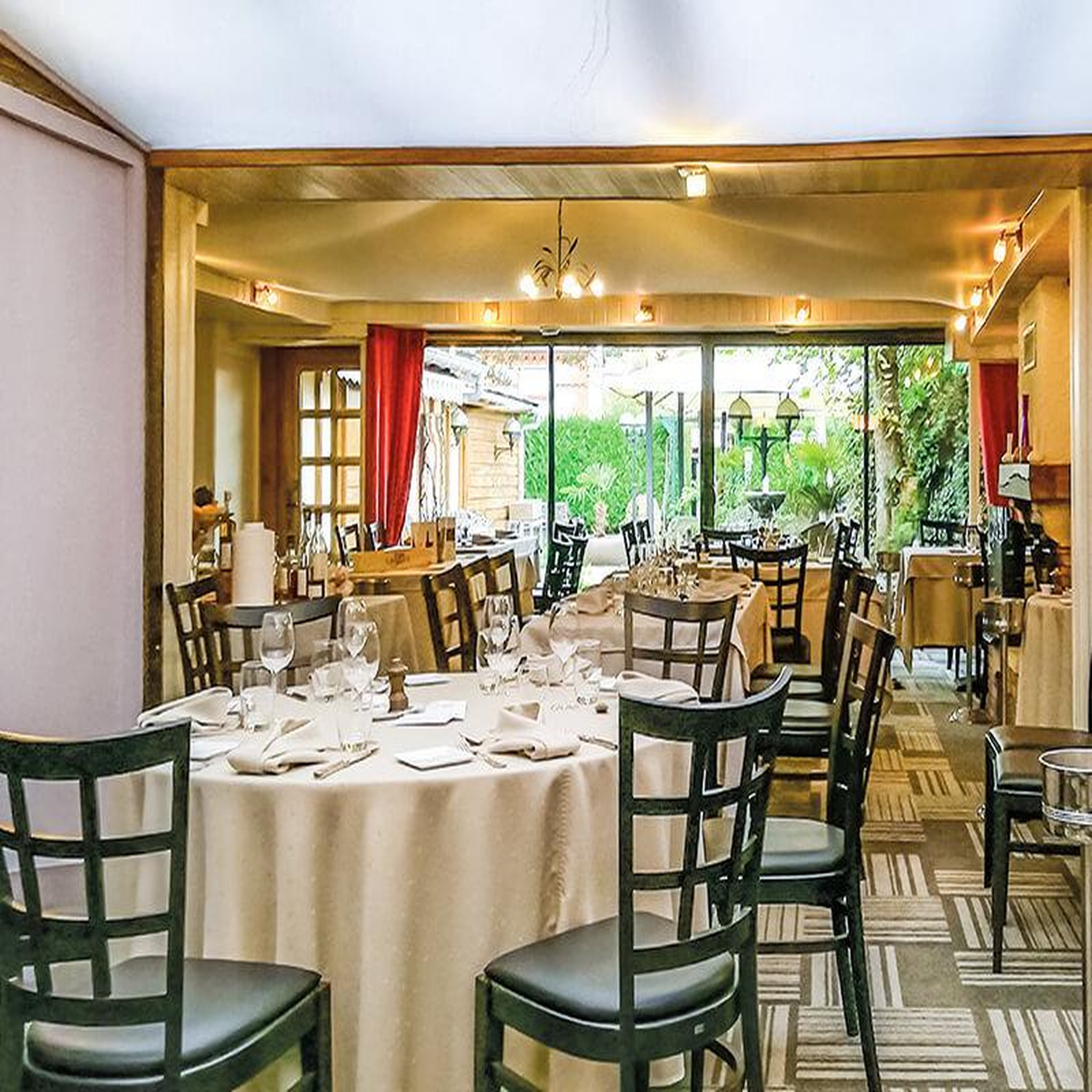Voir la diapositive 2 : Smartbox Dîner menu 3 plats à une table exquise en normandie - coffret cadeau gastronomie