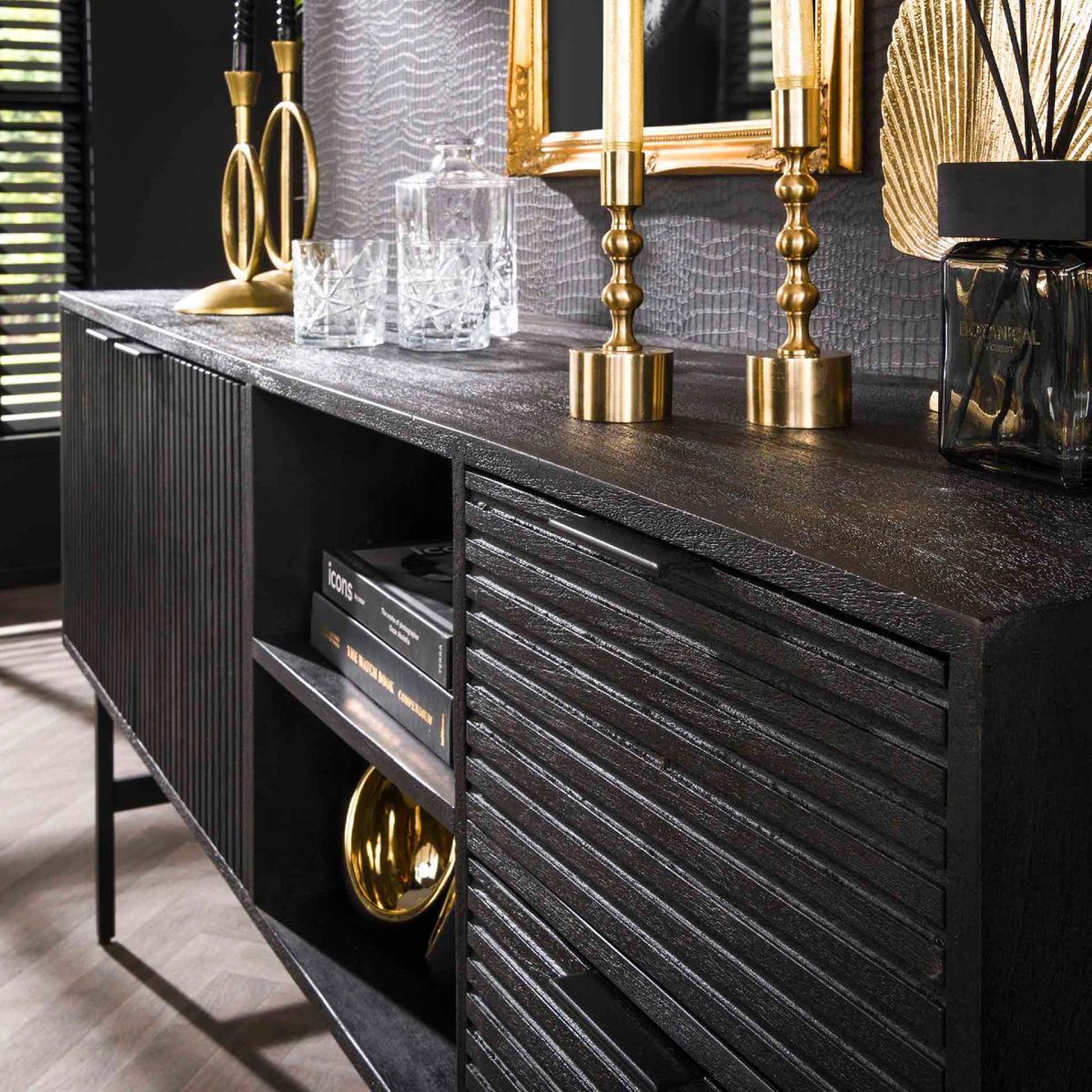 Voir la diapositive 4 : JLC KREATION Buffet bas en bois de manguier 3 portes-2 tiroirs INAYA