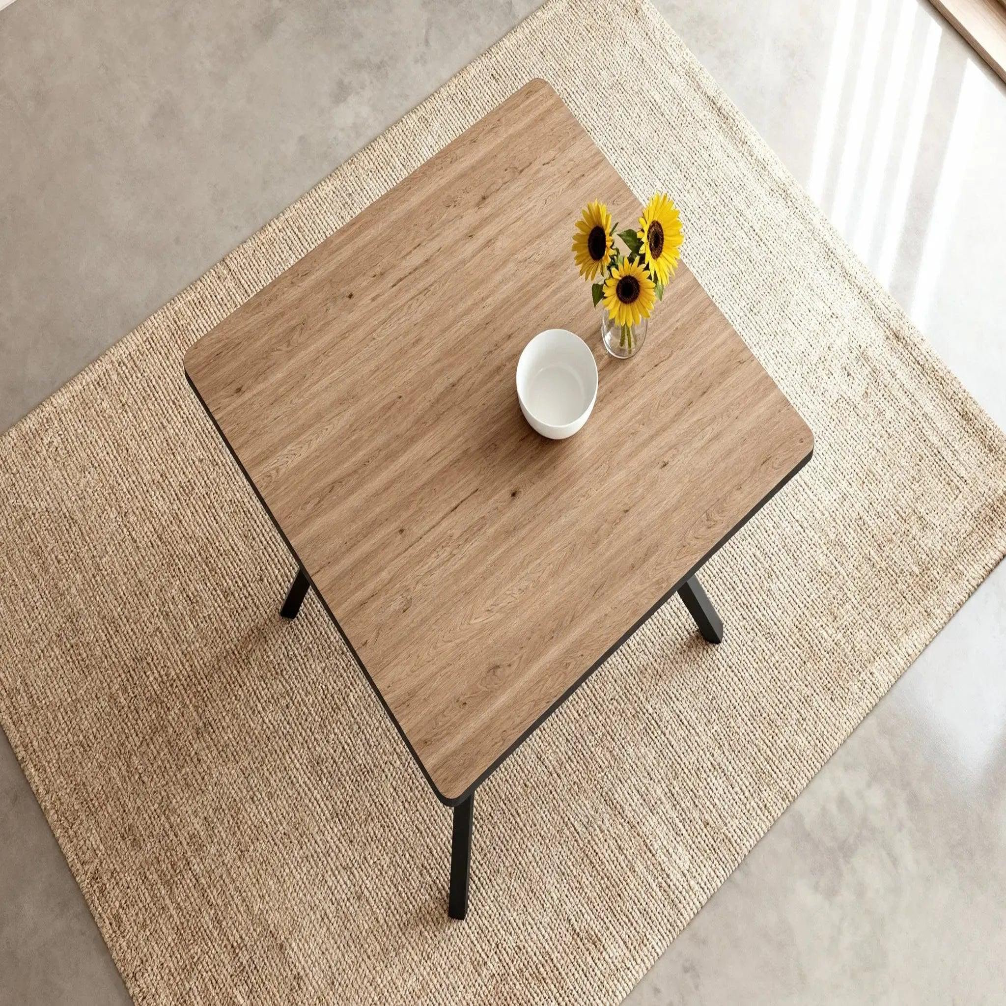 Voir la diapositive 6 : CASANOVA PARIS Yara - table à manger carrée 136cmpieds en métal noir - chêne clair