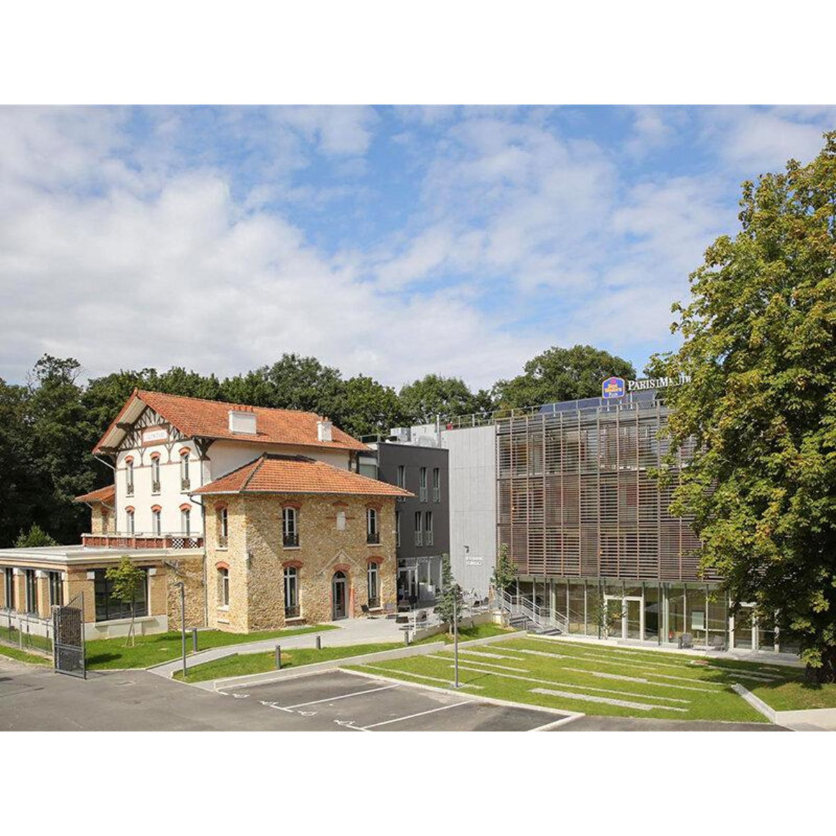 Smartbox 2 jours en hôtel de charme 4* à Meudon-la-Forêt avec accès illimité au sauna et dîner 2 plats - Coffret Cadeau Séjour