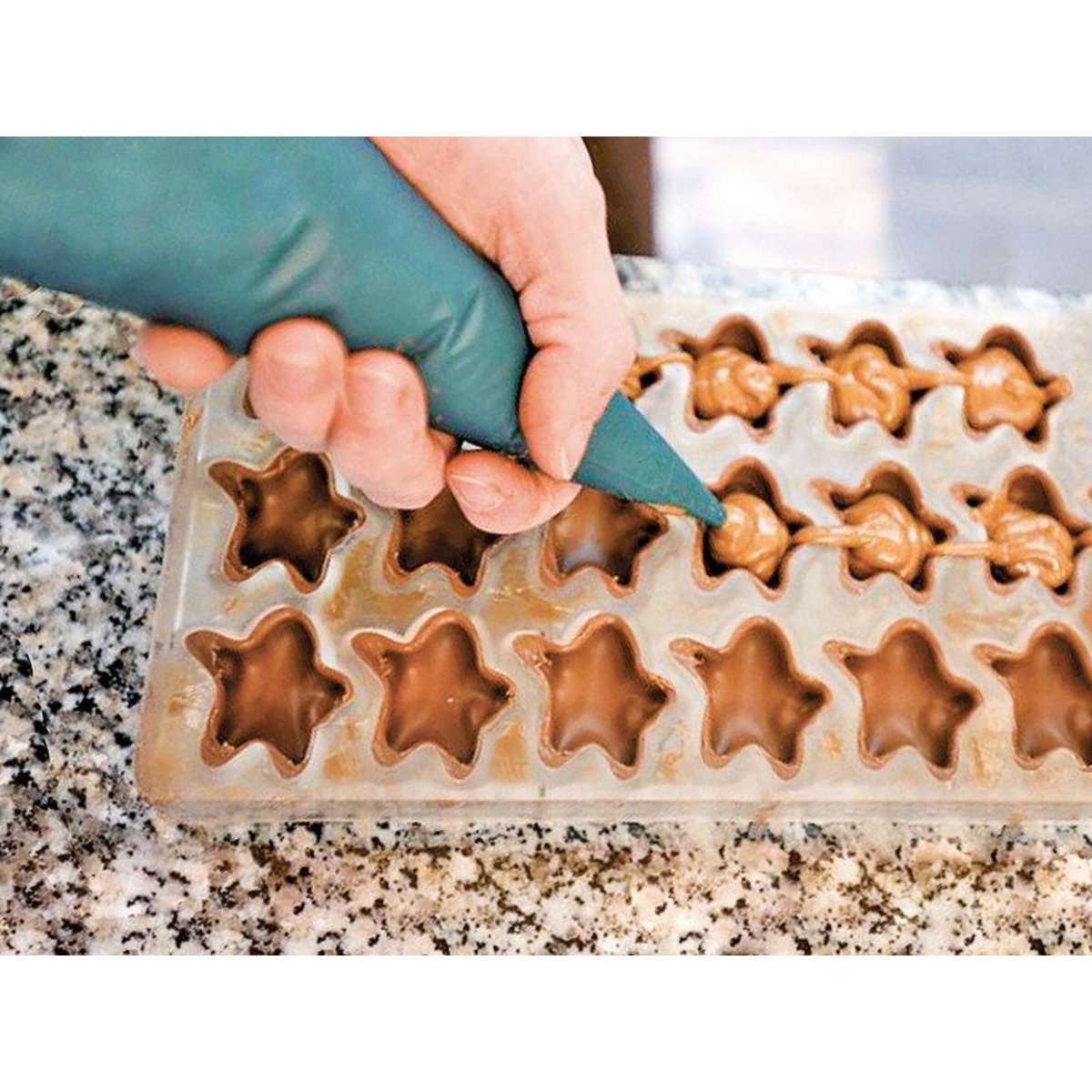 Smartbox une entrée au musée Choco-Story avec atelier de création de chocolats en famille - Coffret Cadeau Sport & Aventure